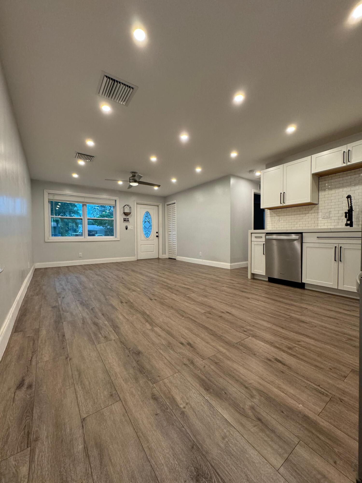 SUMMERTIME ISLES SECOND ADD - Residential Lease