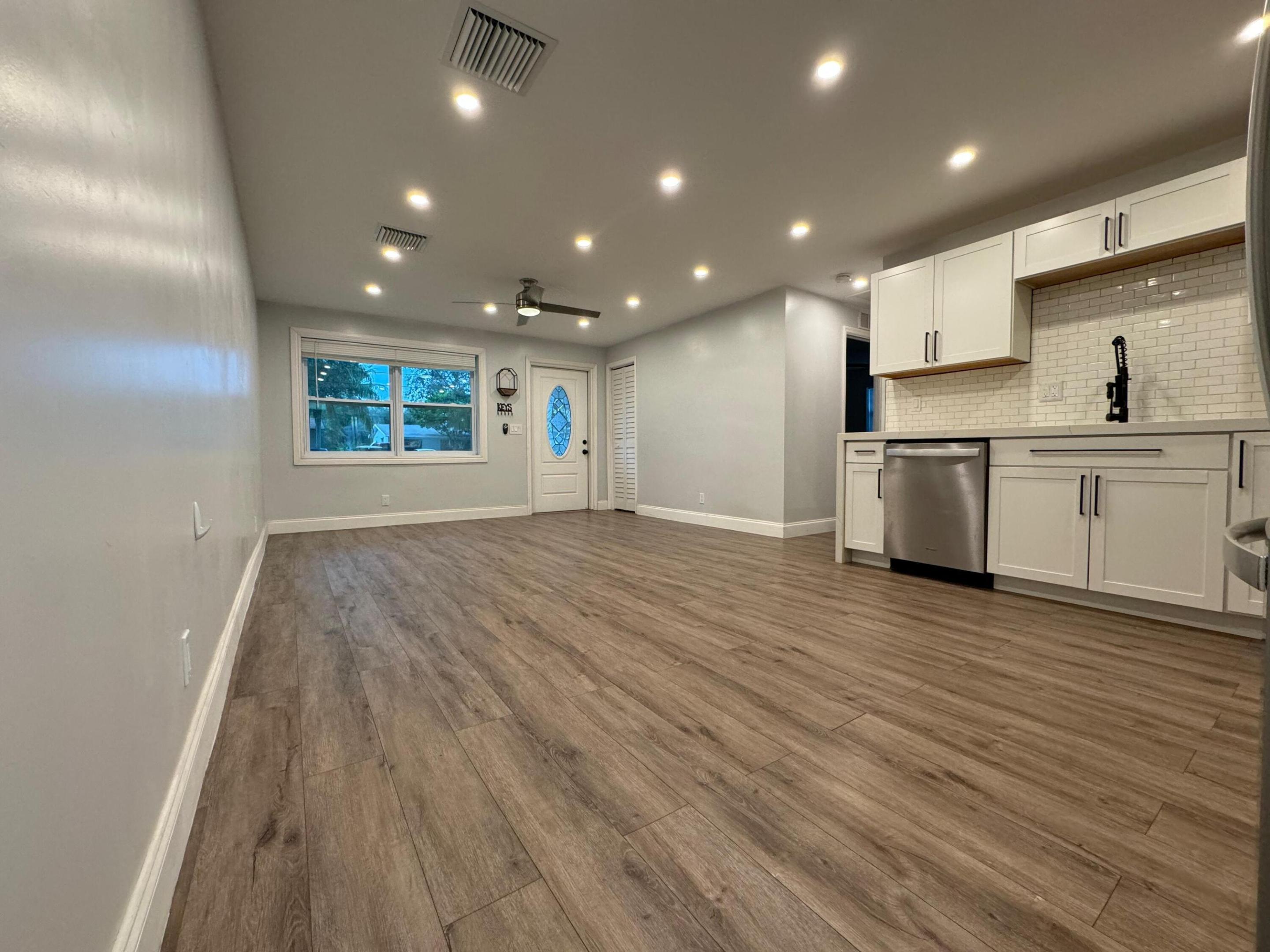 SUMMERTIME ISLES SECOND ADD - Residential Lease