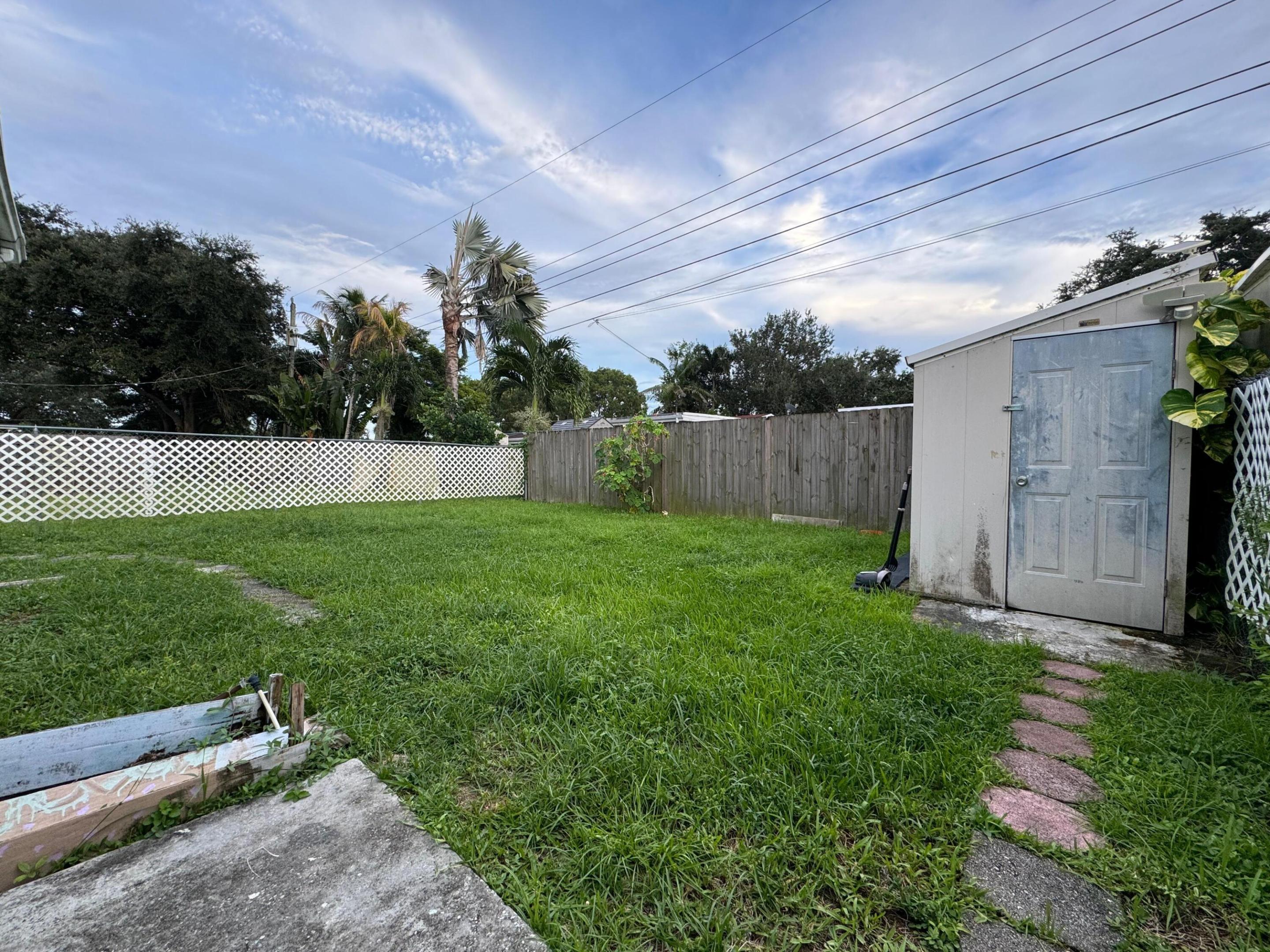 SUMMERTIME ISLES SECOND ADD - Residential Lease