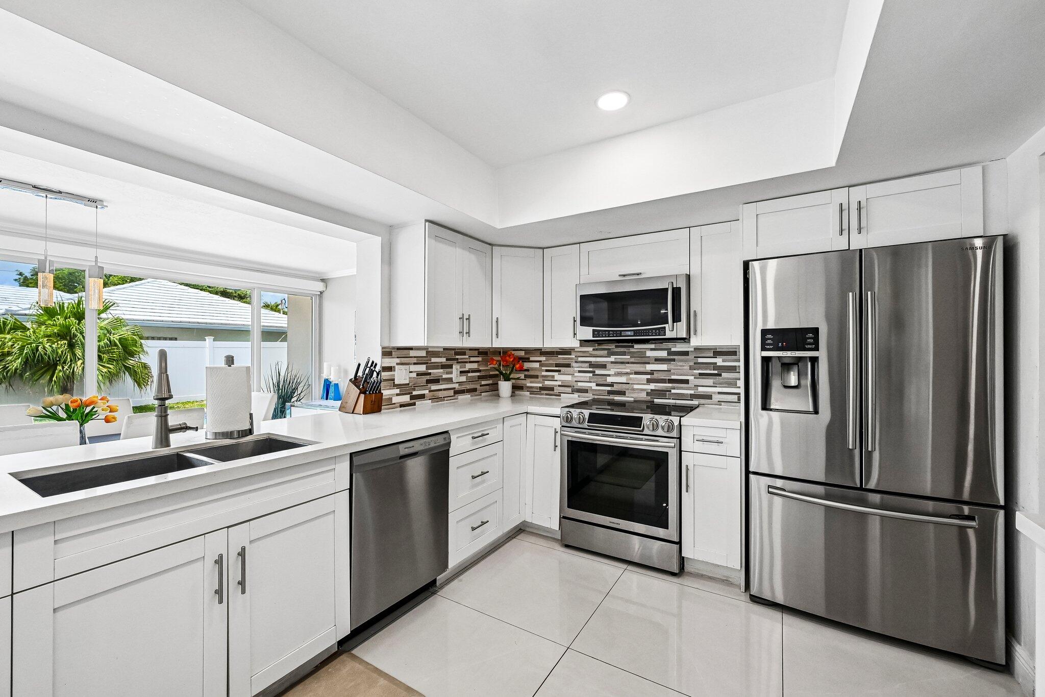 VENETIAN ISLES 2ND SEC - Residential