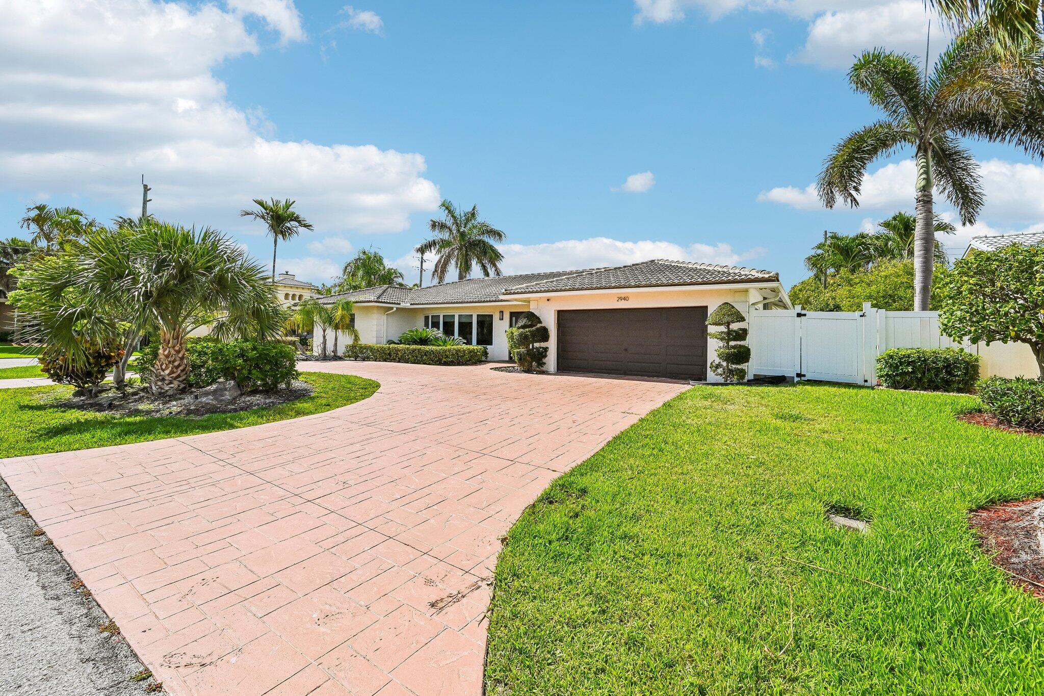 VENETIAN ISLES 2ND SEC - Residential