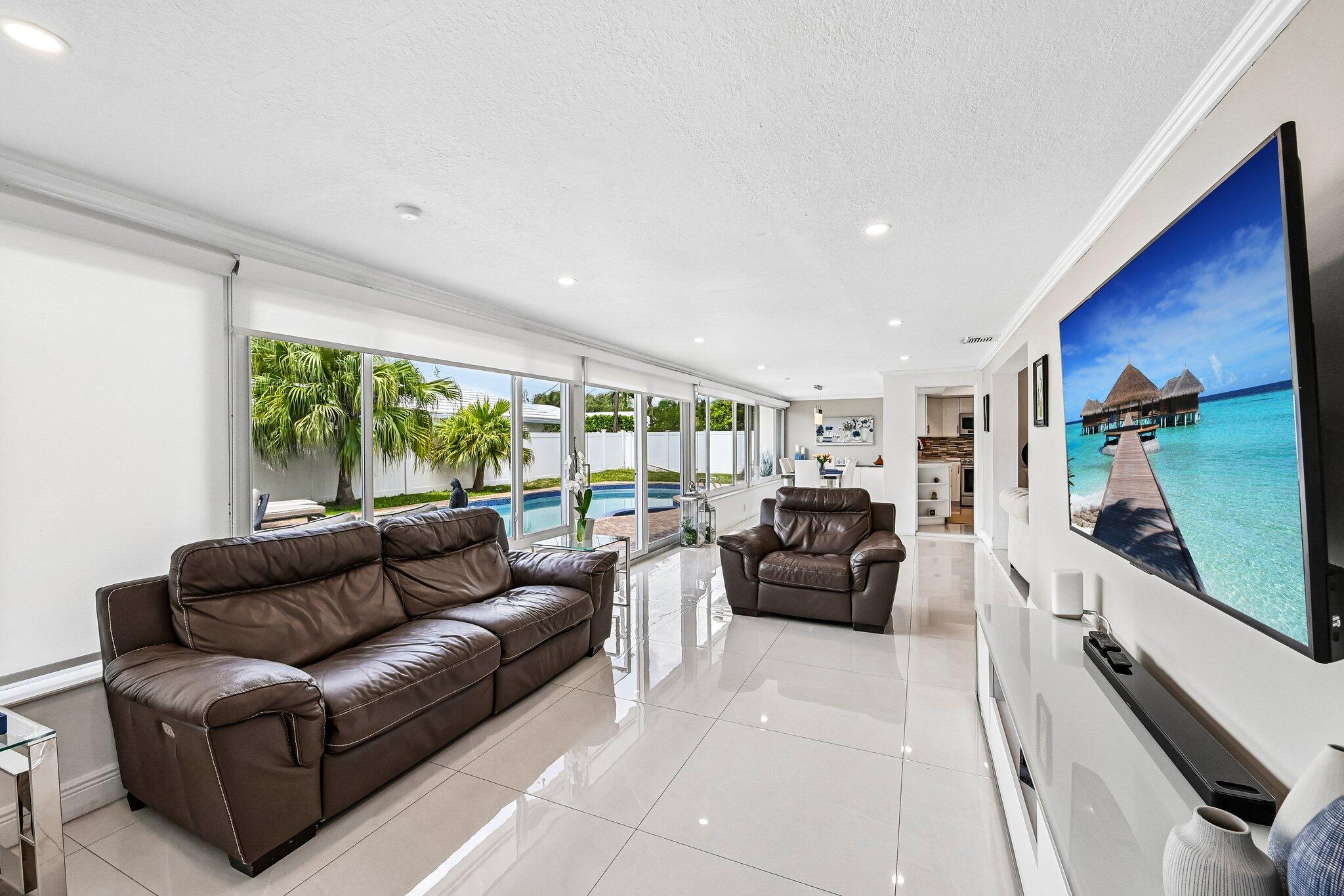 VENETIAN ISLES 2ND SEC - Residential