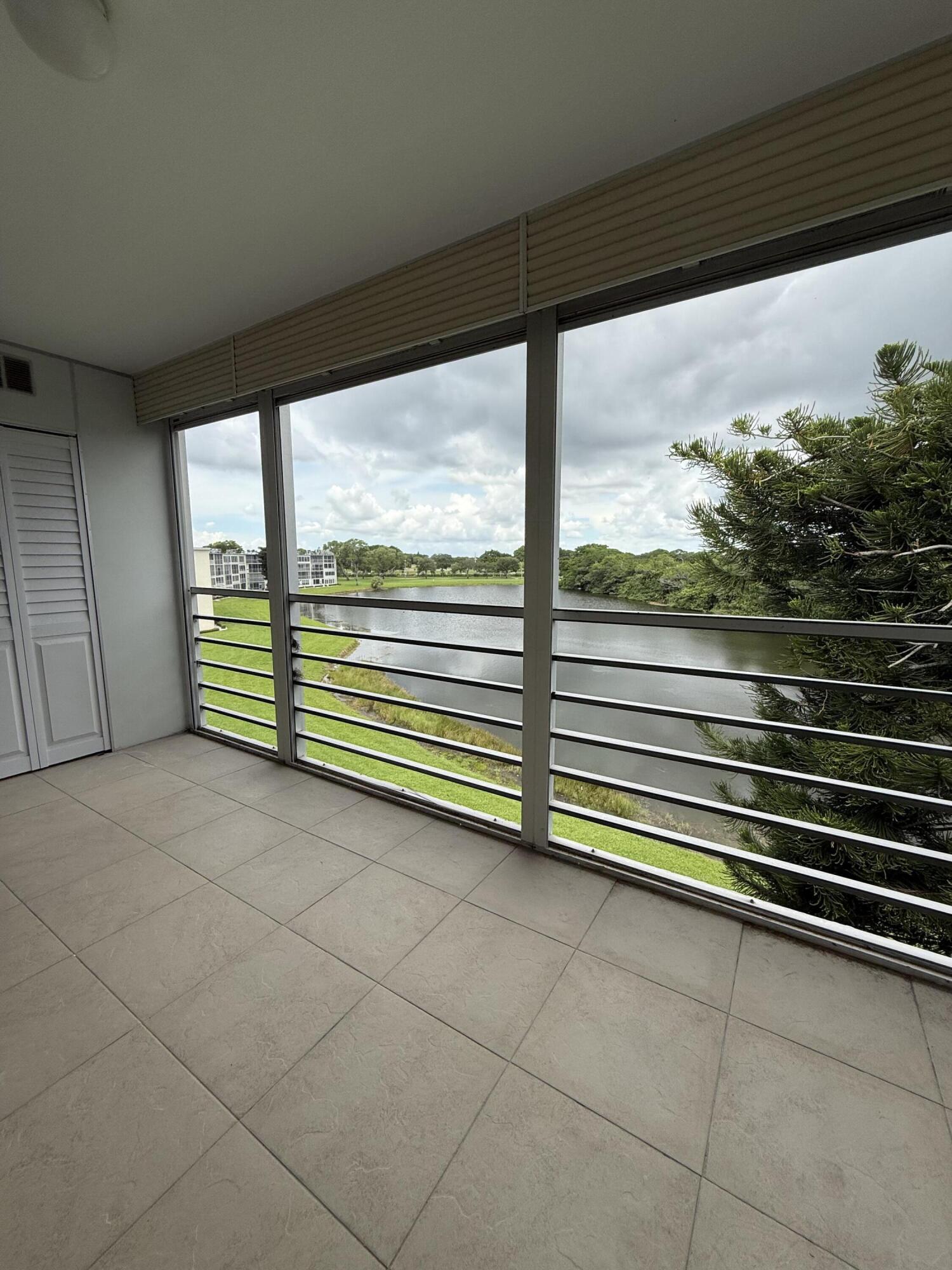 AINSLIE AT CENTURY VILLAGE CONDO - Residential