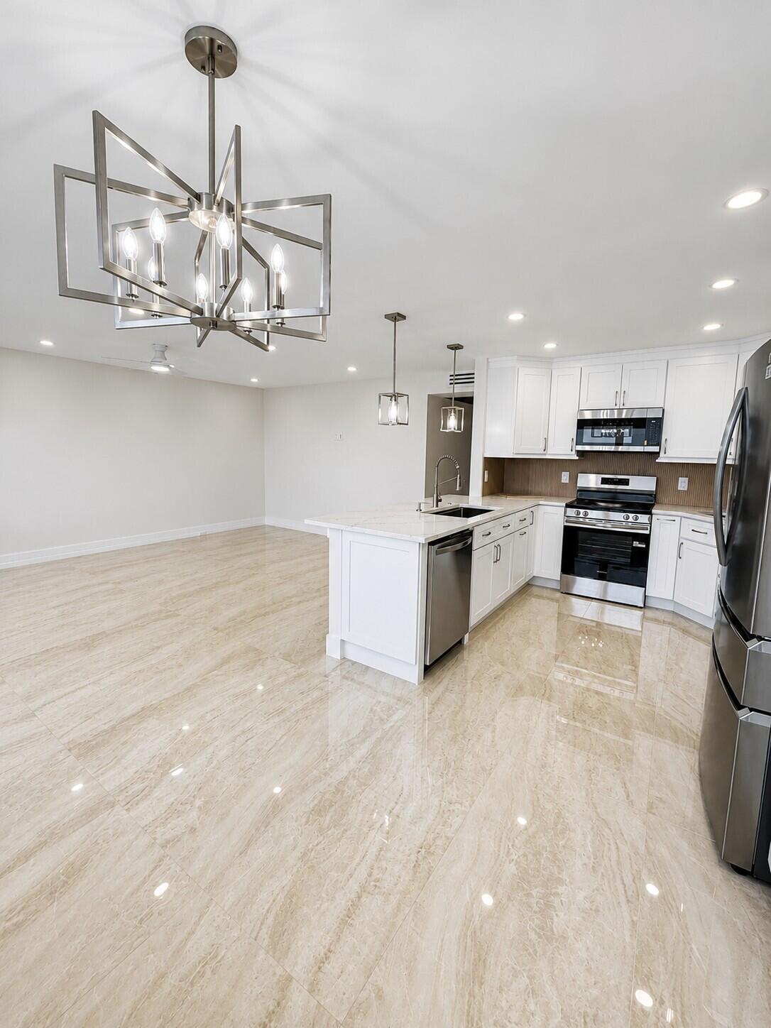 AINSLIE AT CENTURY VILLAGE CONDO - Residential