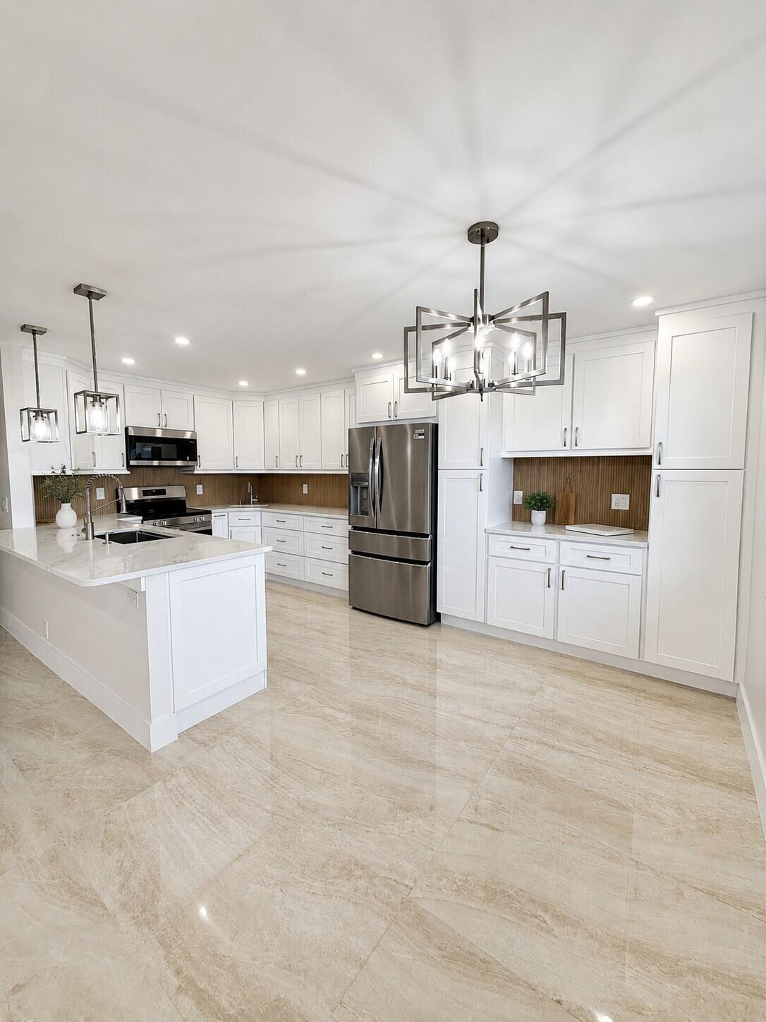 AINSLIE AT CENTURY VILLAGE CONDO - Residential