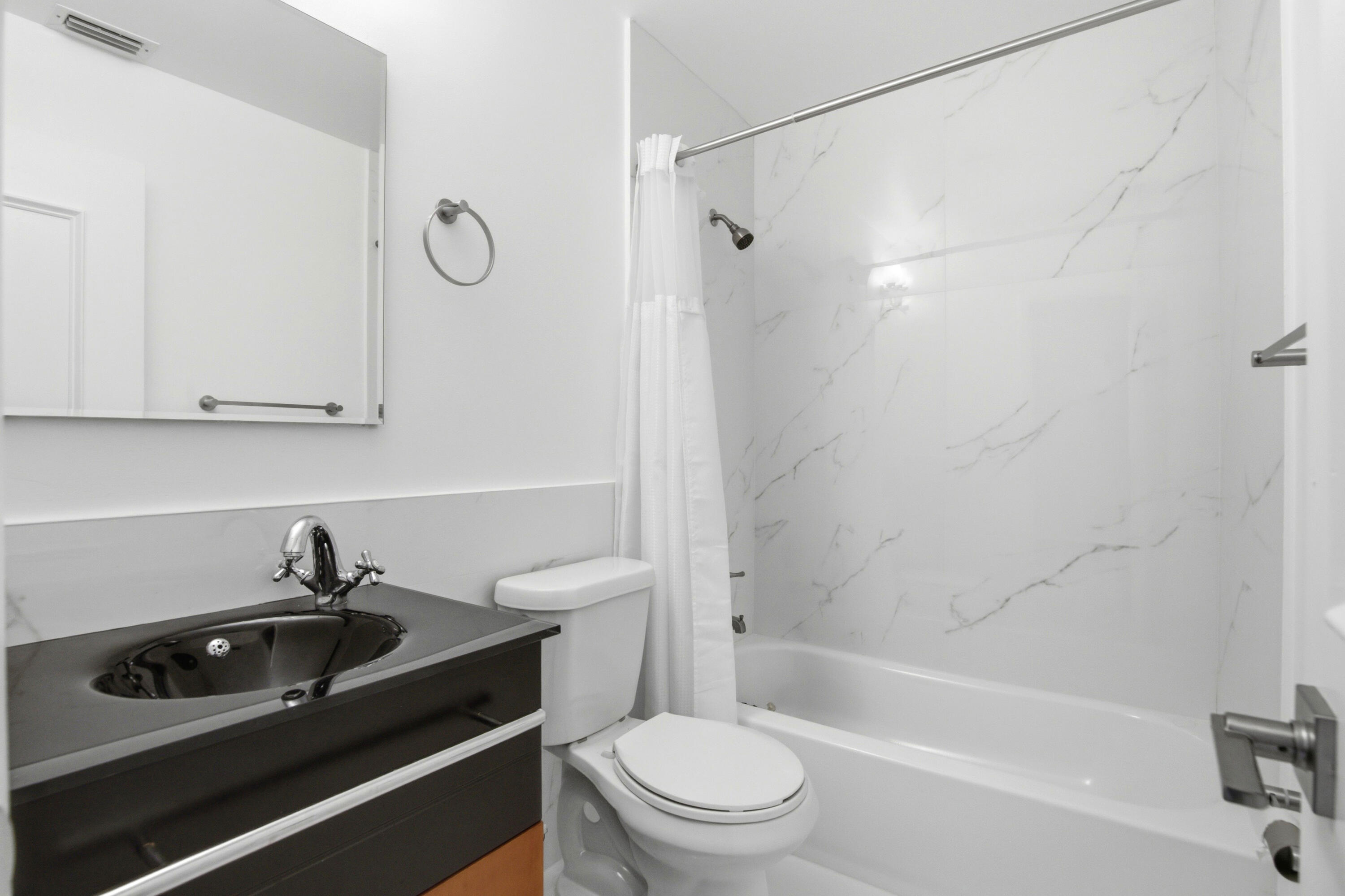 RAMBLEWOOD EAST CONDO - Residential