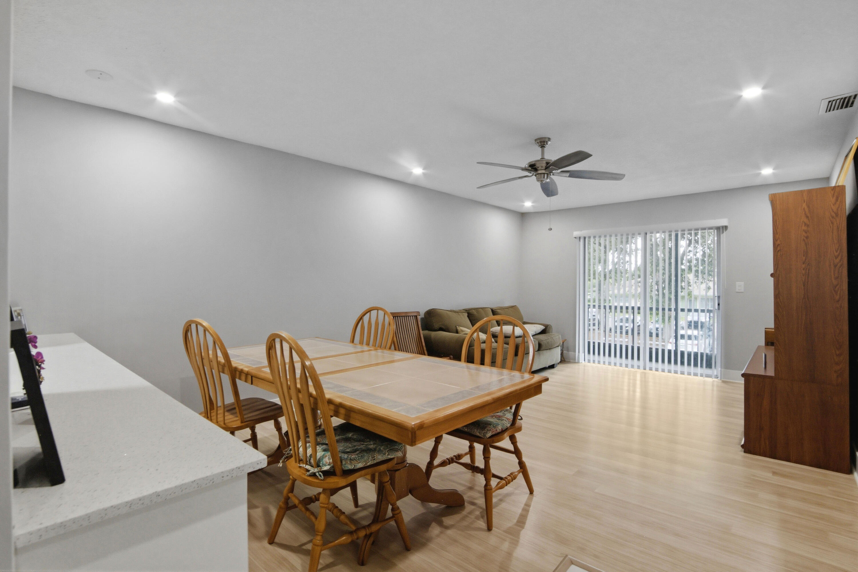 RAMBLEWOOD EAST CONDO - Residential