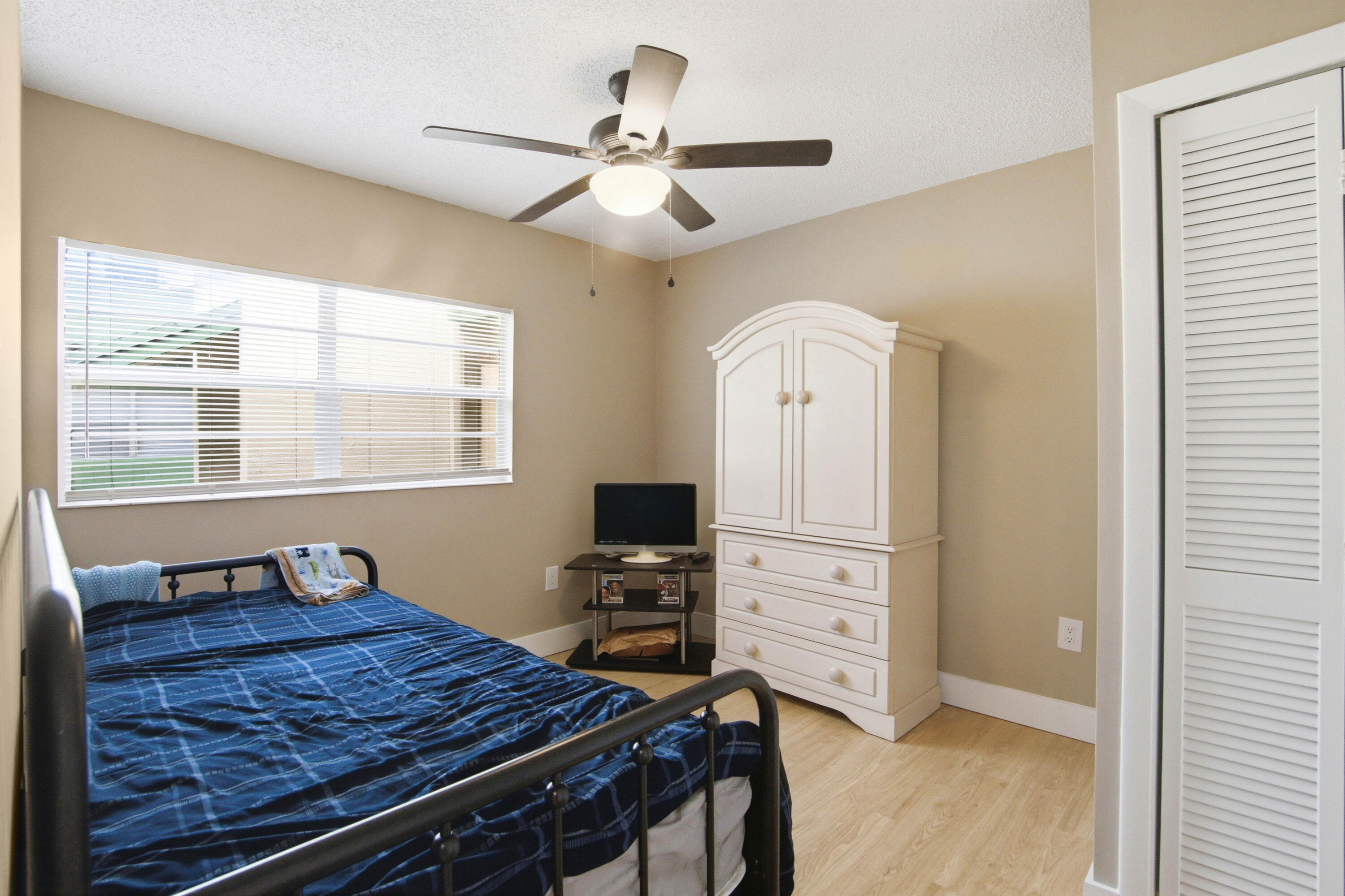 RAMBLEWOOD EAST CONDO - Residential
