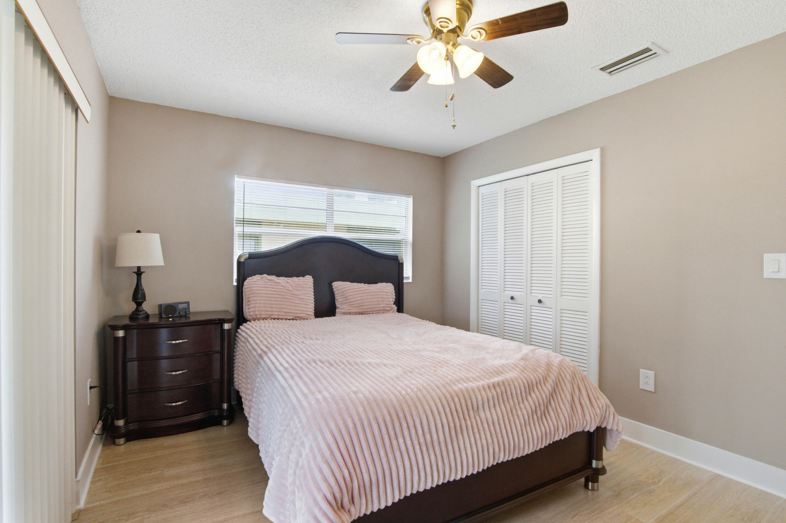 RAMBLEWOOD EAST CONDO - Residential