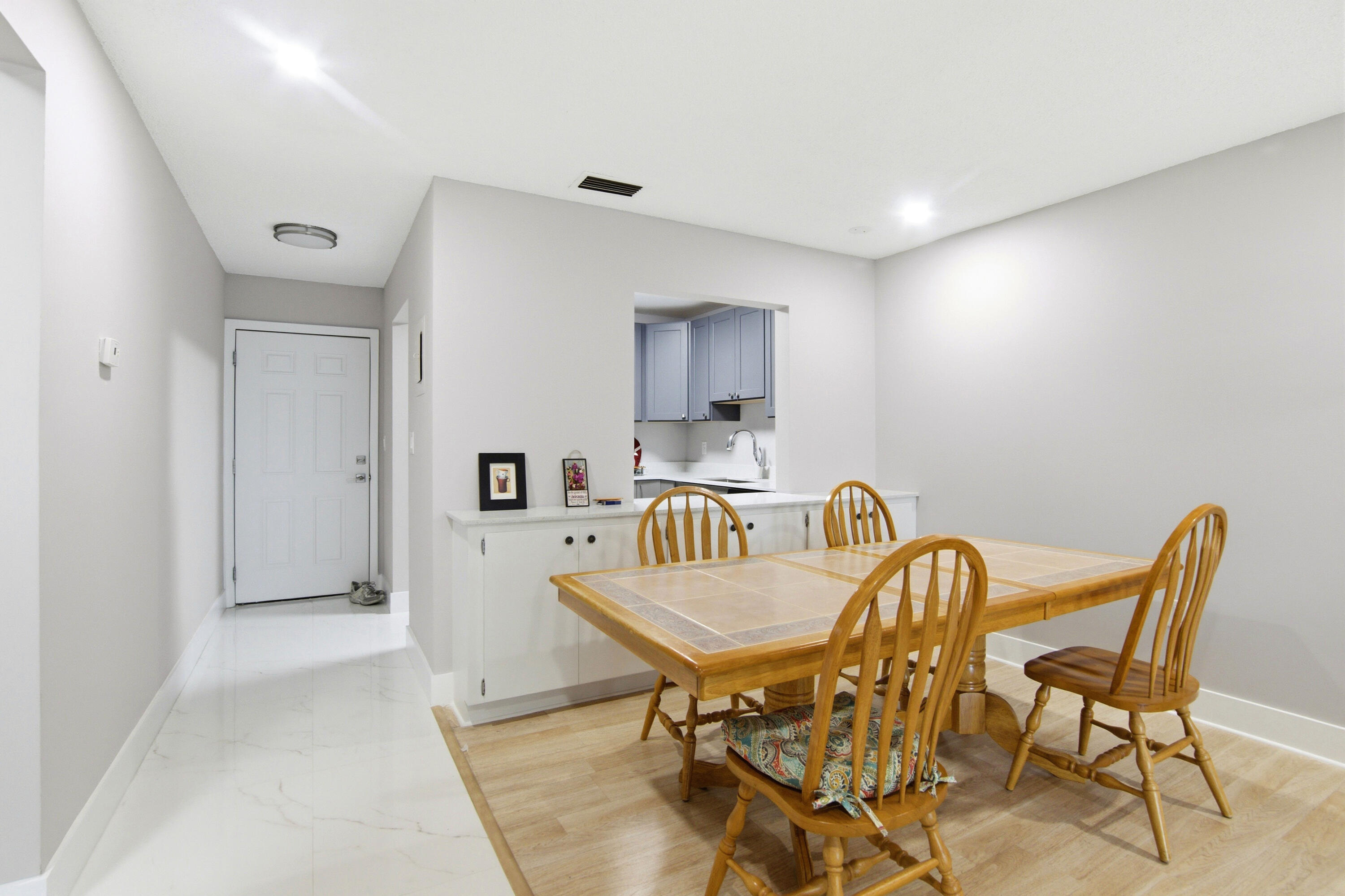 RAMBLEWOOD EAST CONDO - Residential