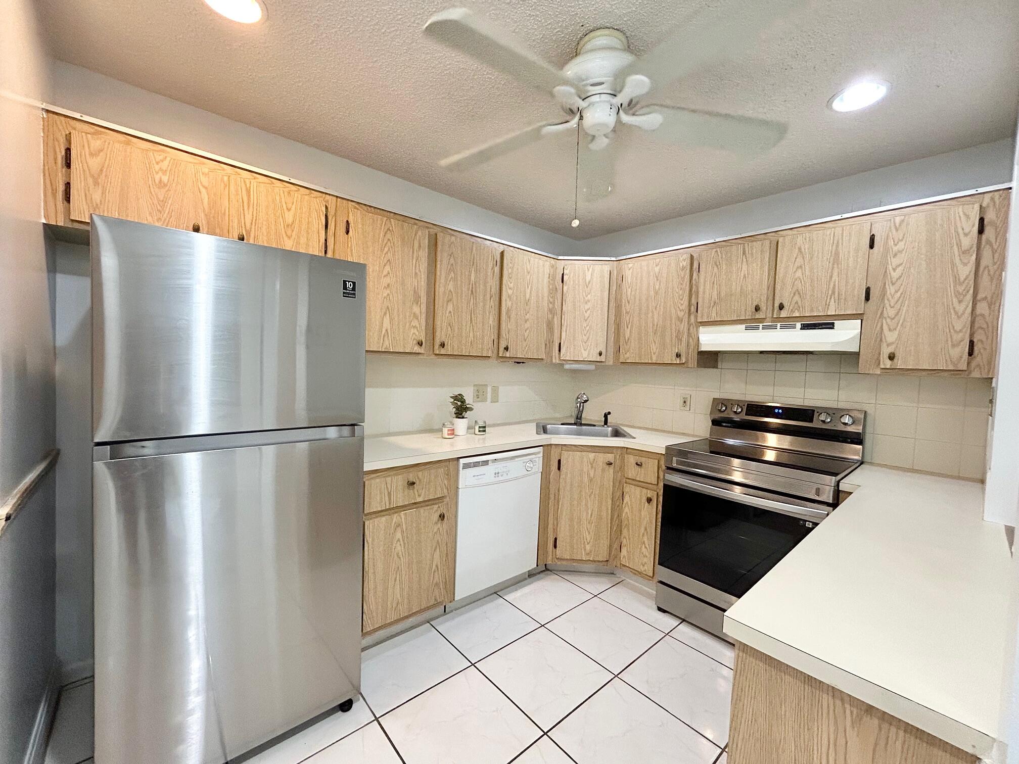 PINE RIDGE SOUTH IV CONDO - Residential