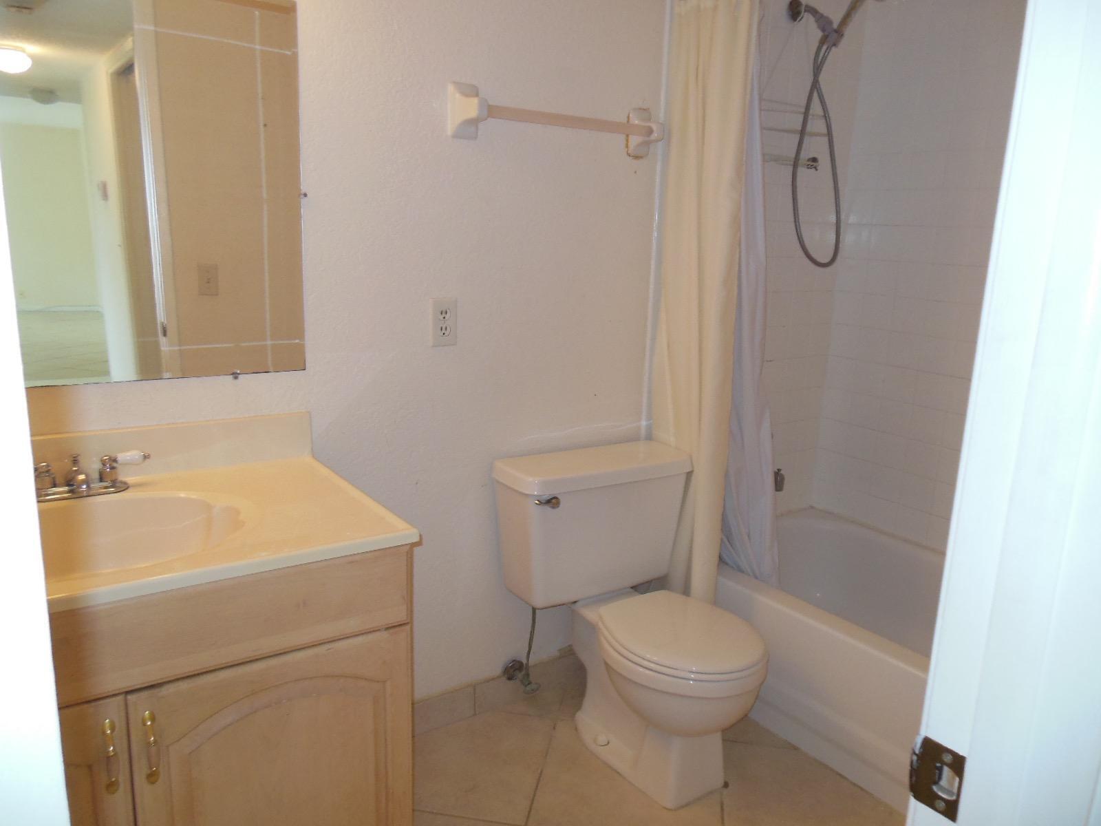 LAVERS DELRAY RACQUET CLUB CONDO - Residential Lease
