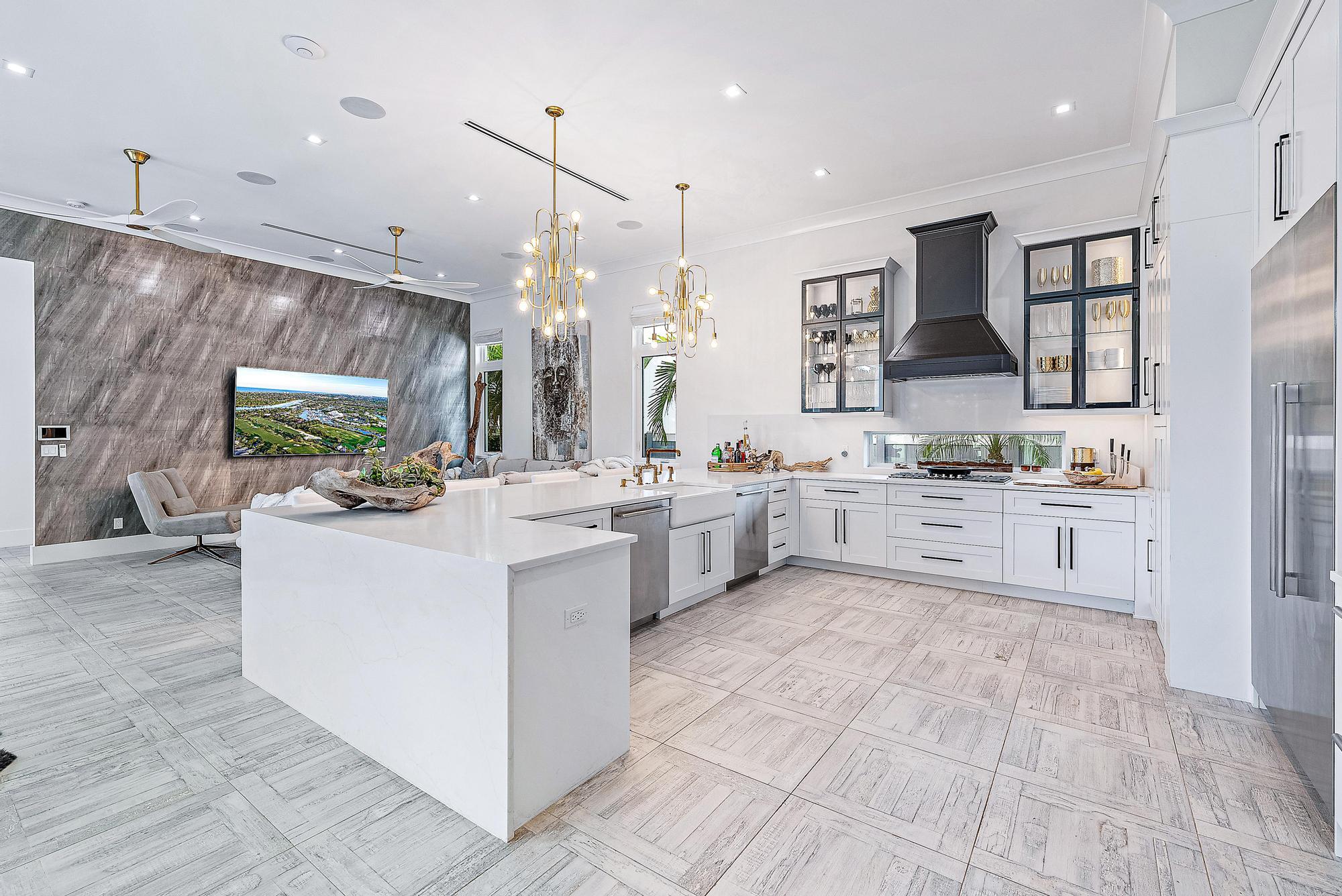 NORTH PALM BEACH VILLAGE OF PL 6 IN PB 26 PGS 10 T - Residential