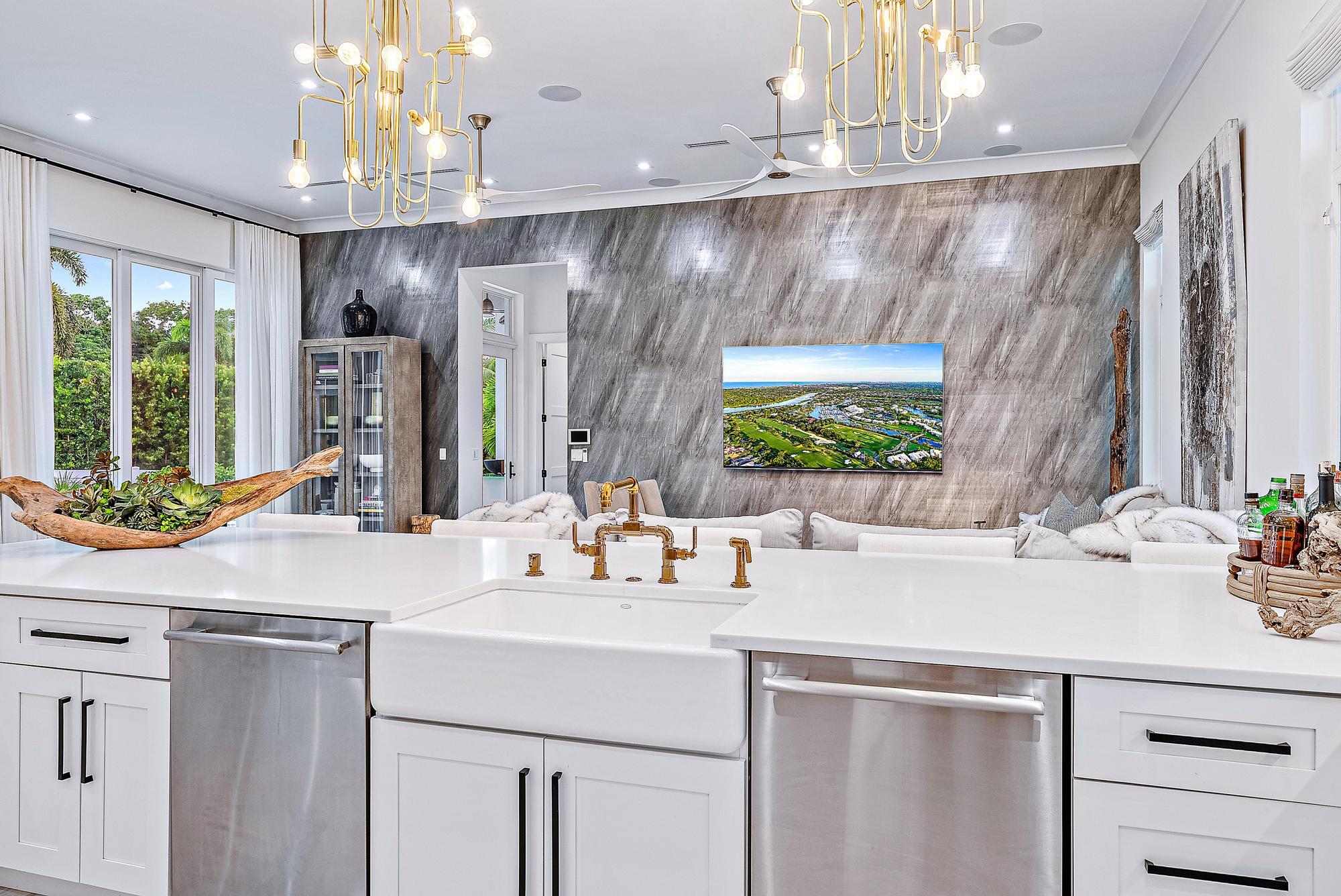 NORTH PALM BEACH VILLAGE OF PL 6 IN PB 26 PGS 10 T - Residential