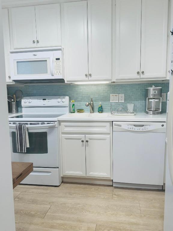 COLONIAL RIDGE CORP - Residential