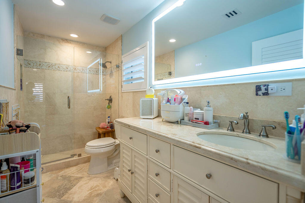 VENETIAN ISLES 3RD SEC - Residential