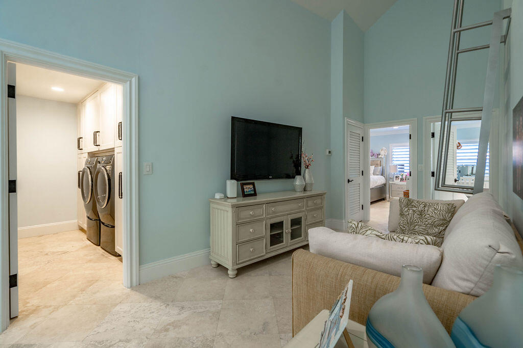 VENETIAN ISLES 3RD SEC - Residential