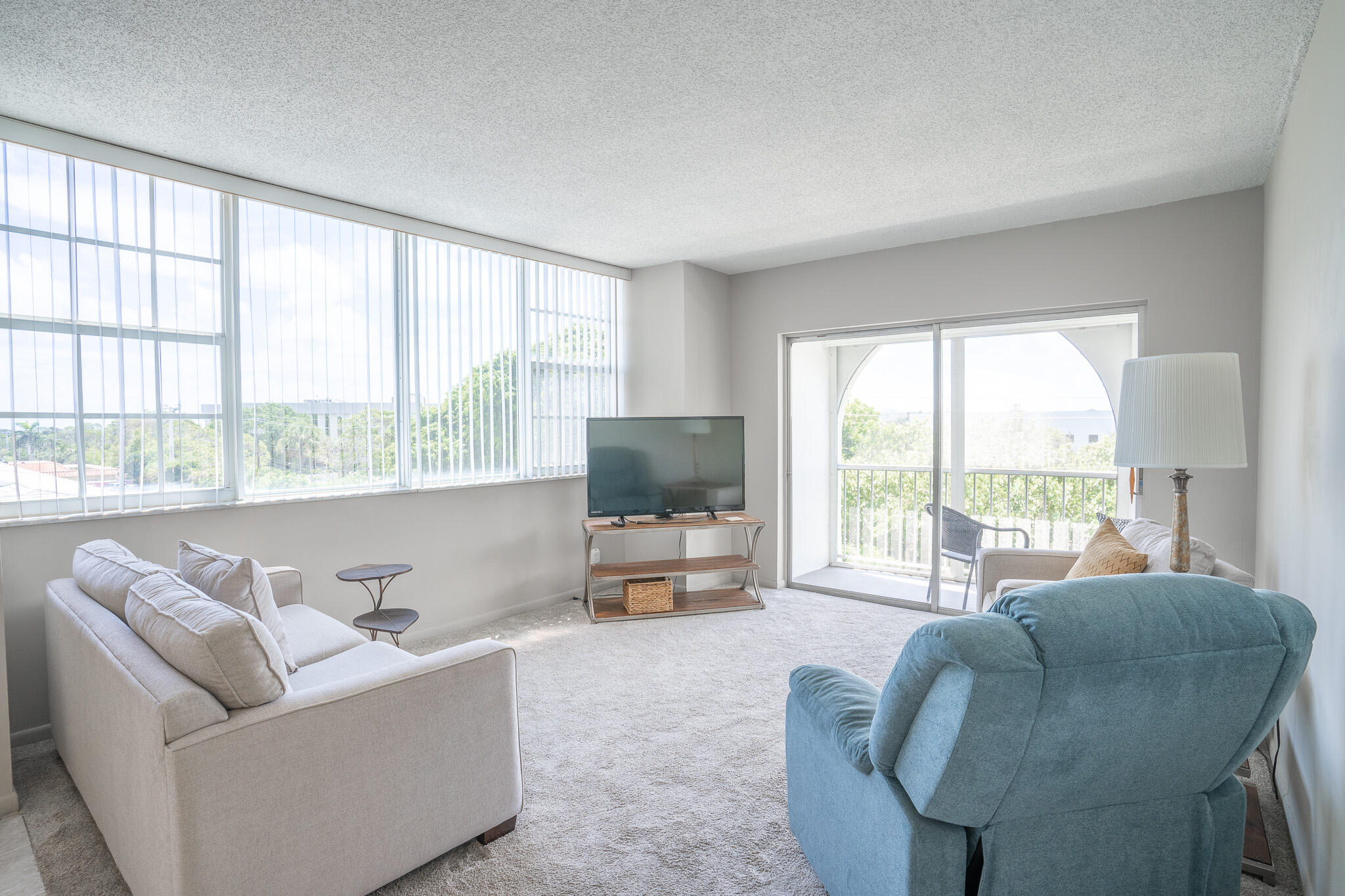 TIERRA DEL SOL CONDO - Residential Lease