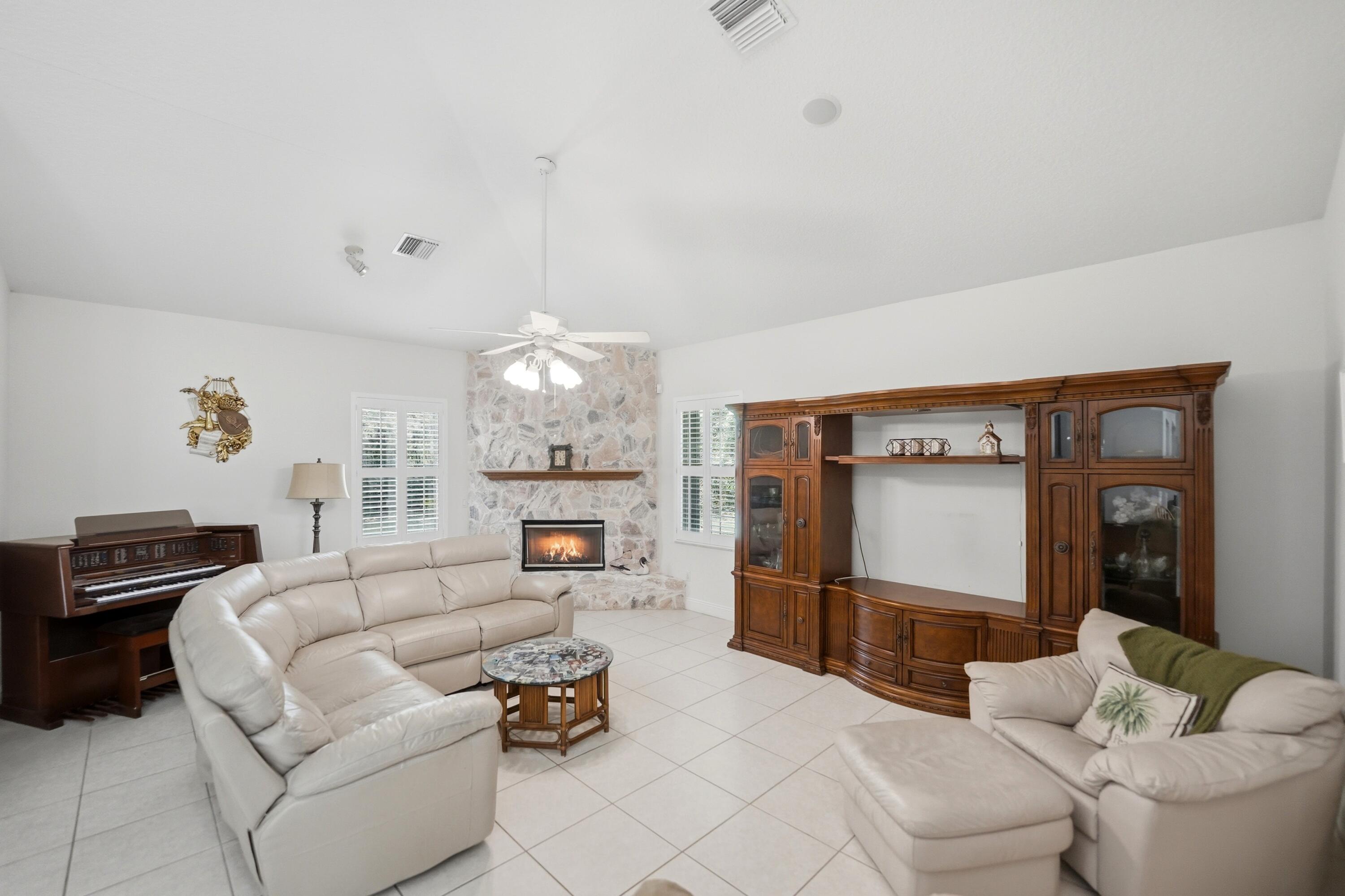 WINDING CREEK - Residential