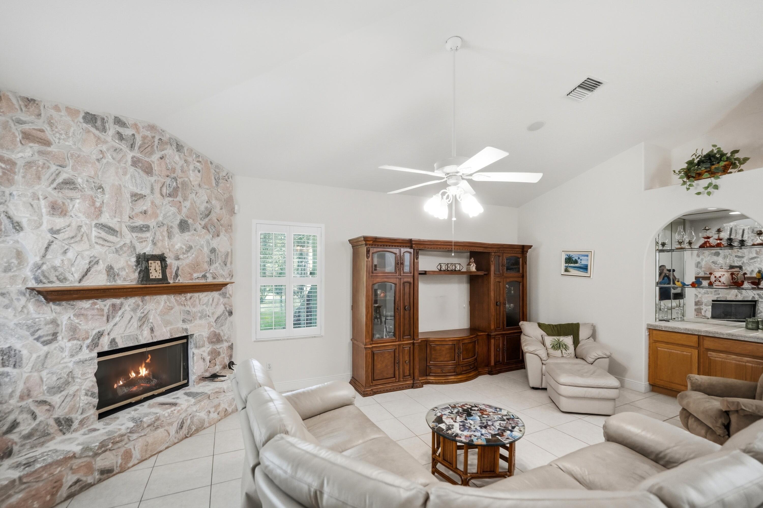 WINDING CREEK - Residential