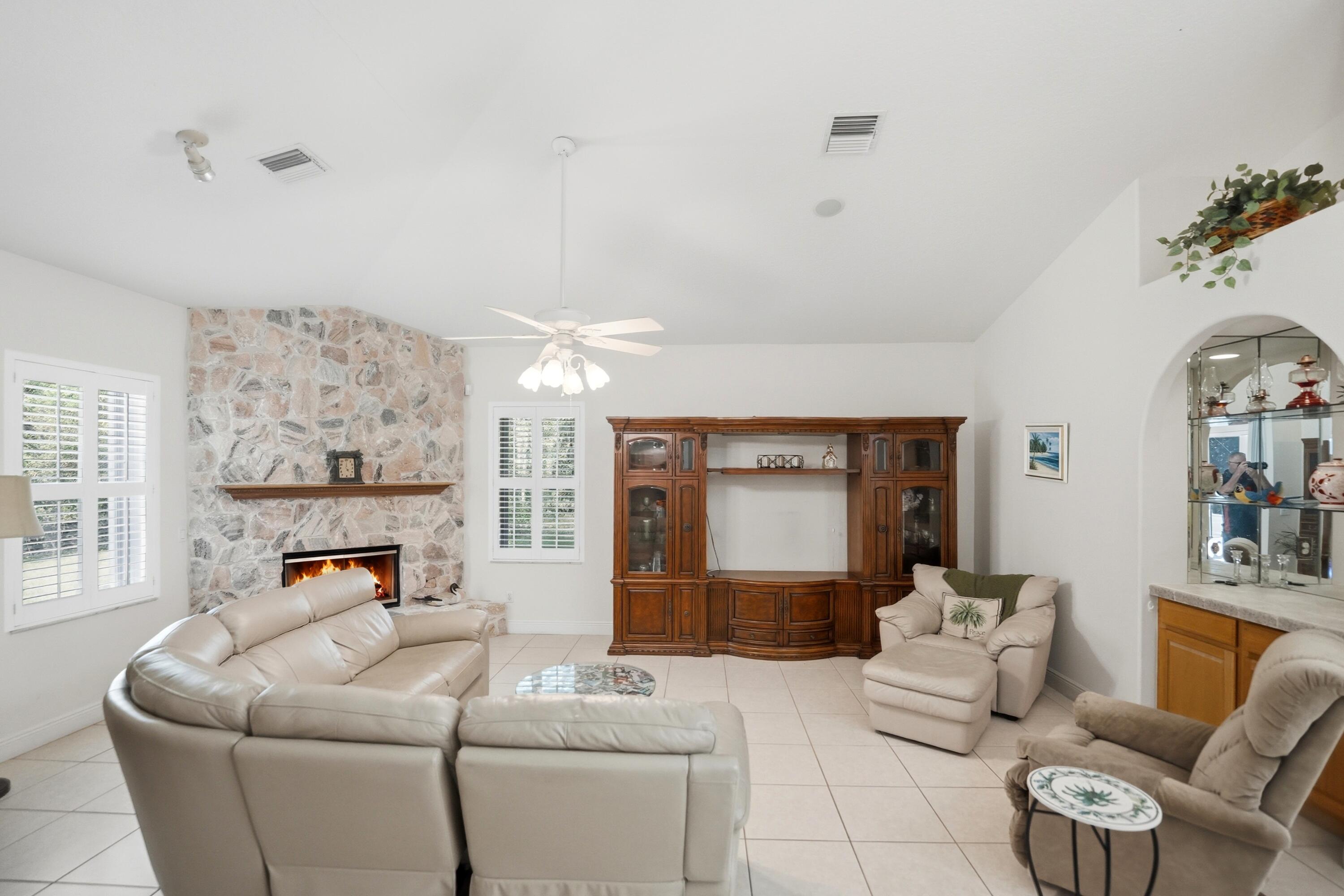 WINDING CREEK - Residential