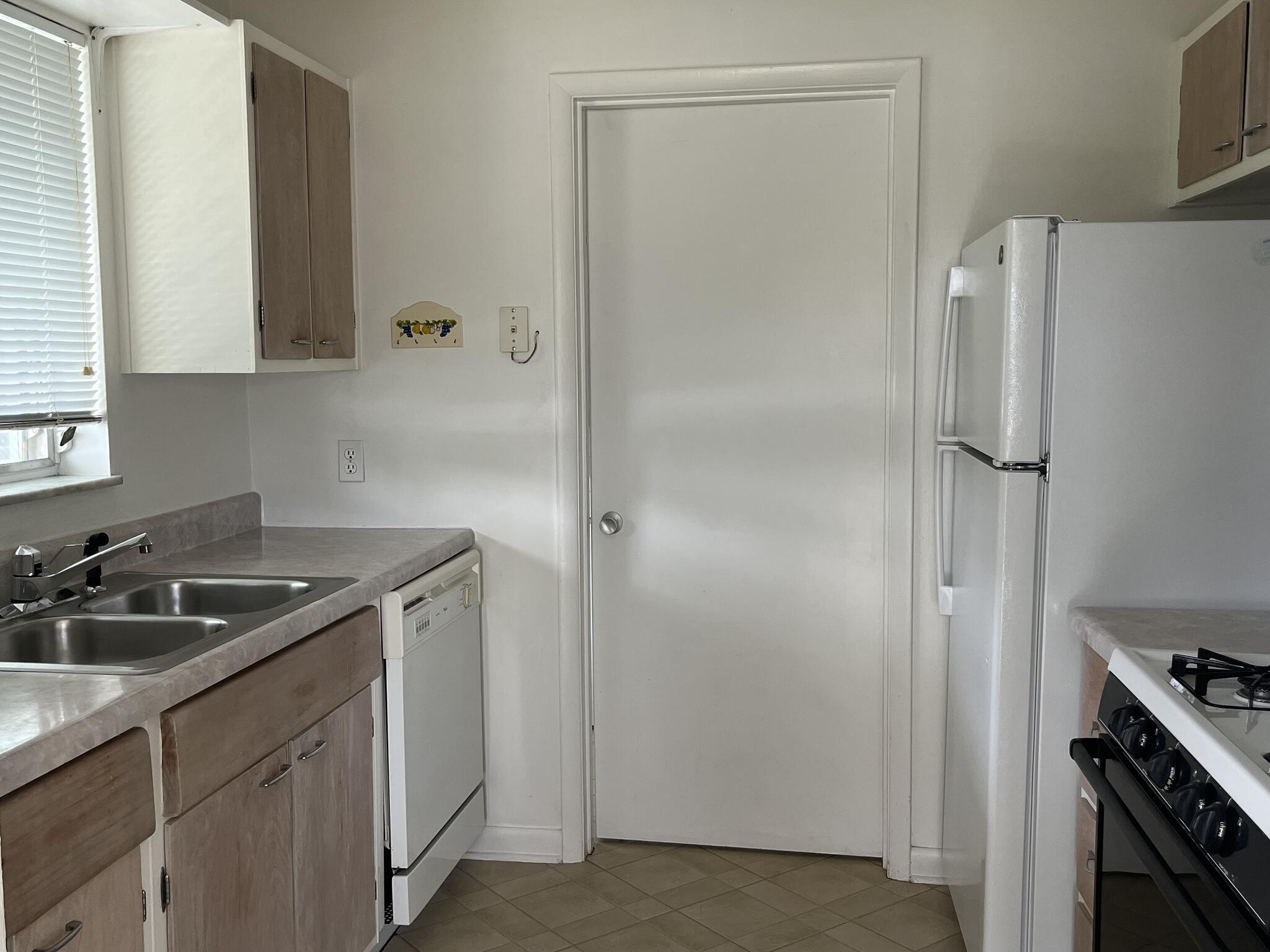 RIVER PARK UNIT 5 - Residential Lease