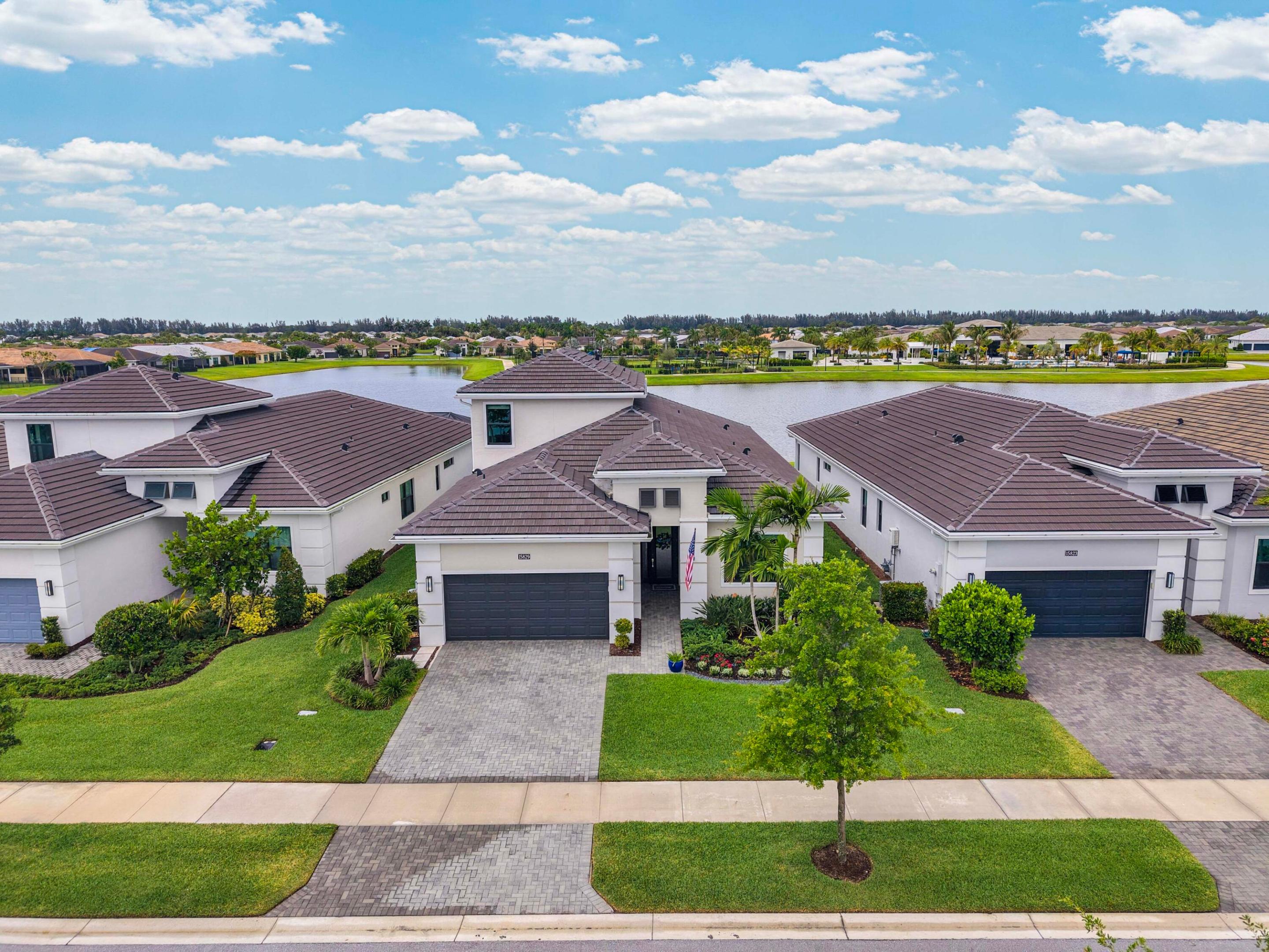 CRESSWIND PALM BEACH PHASE 3 - Residential
