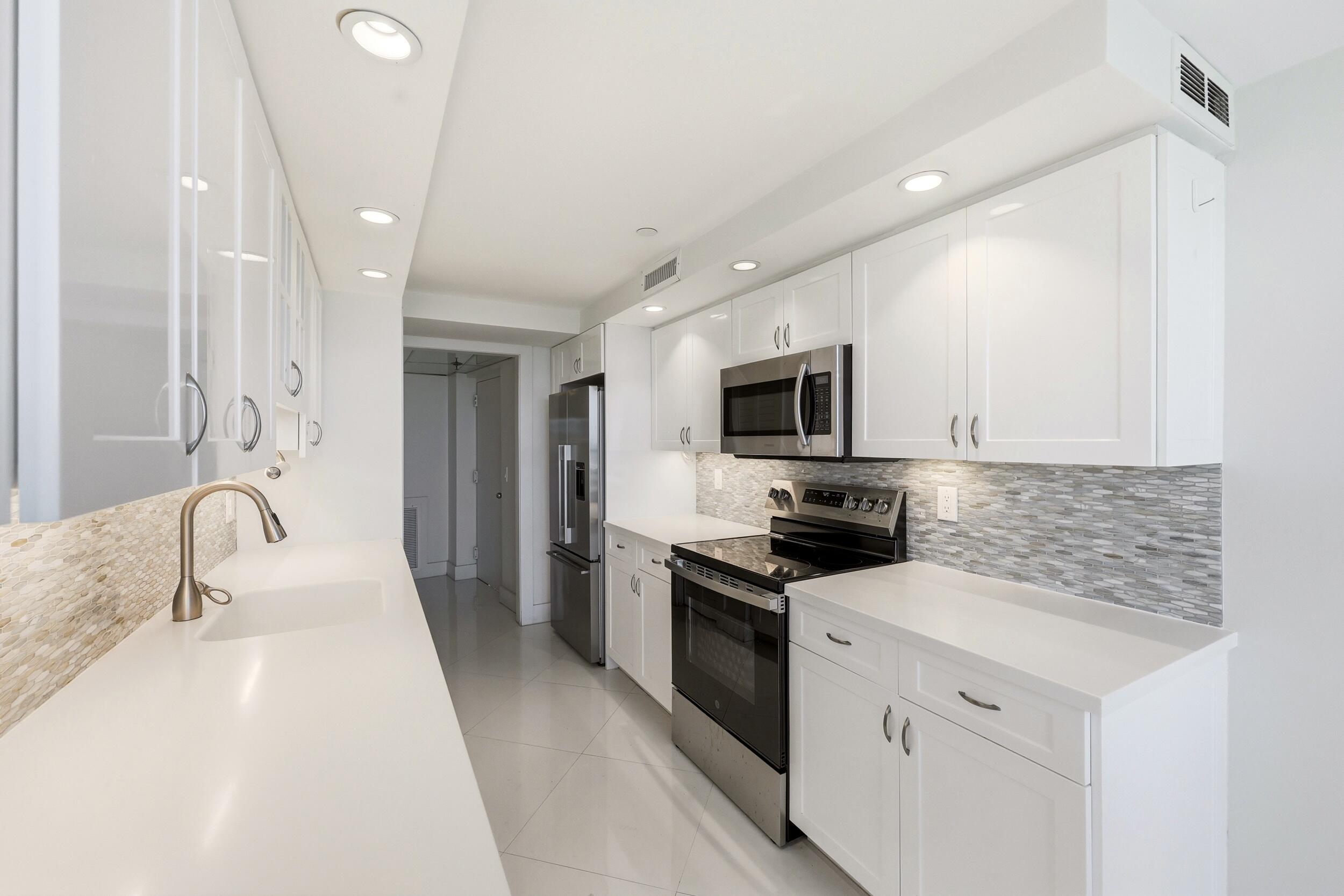 ATRIUMS OF PALM BEACH CONDO - Residential