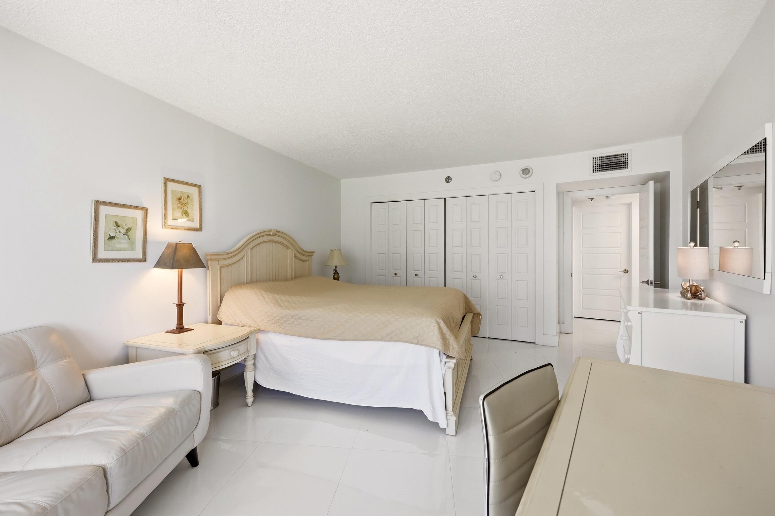 ATRIUMS OF PALM BEACH CONDO - Residential