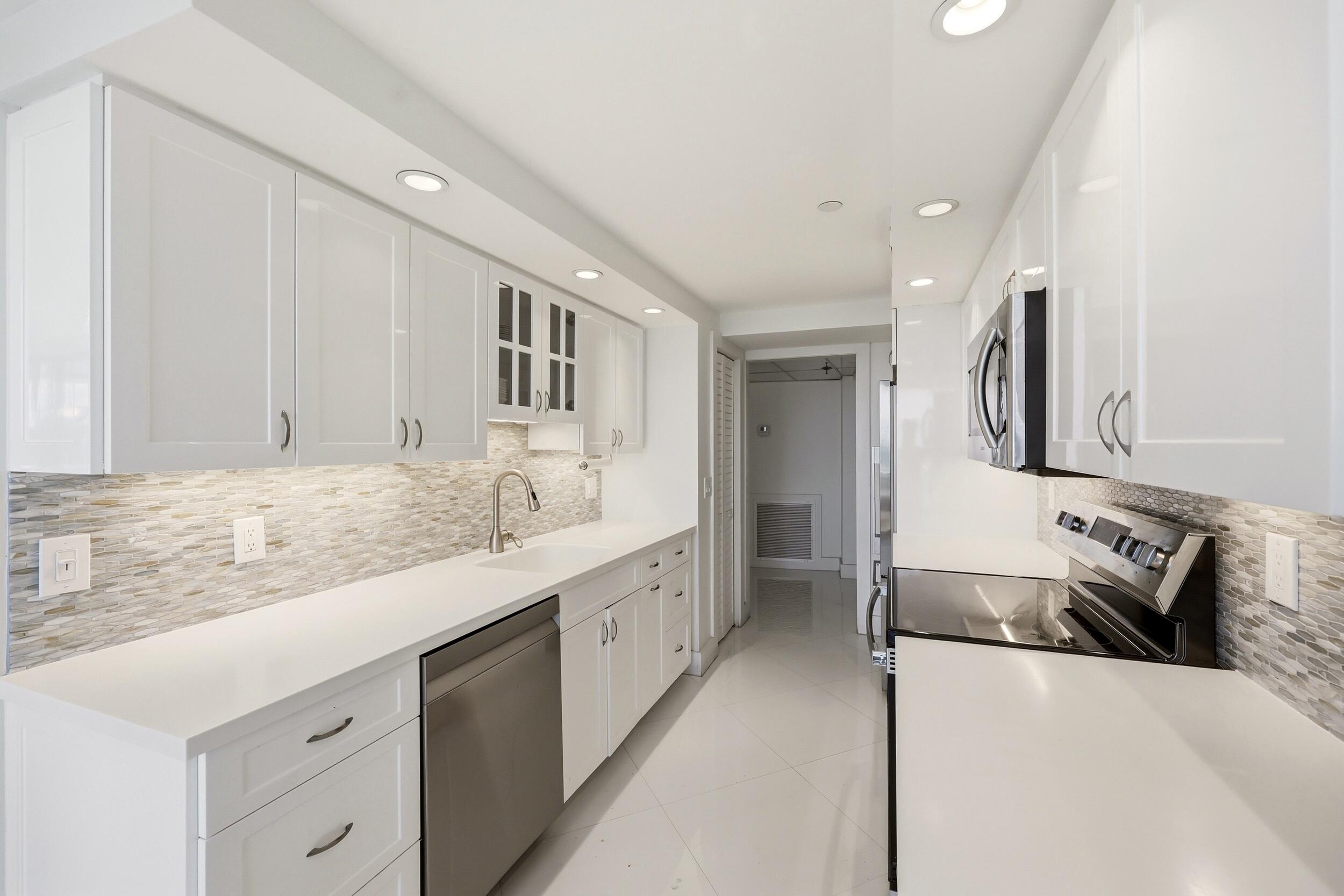 ATRIUMS OF PALM BEACH CONDO - Residential