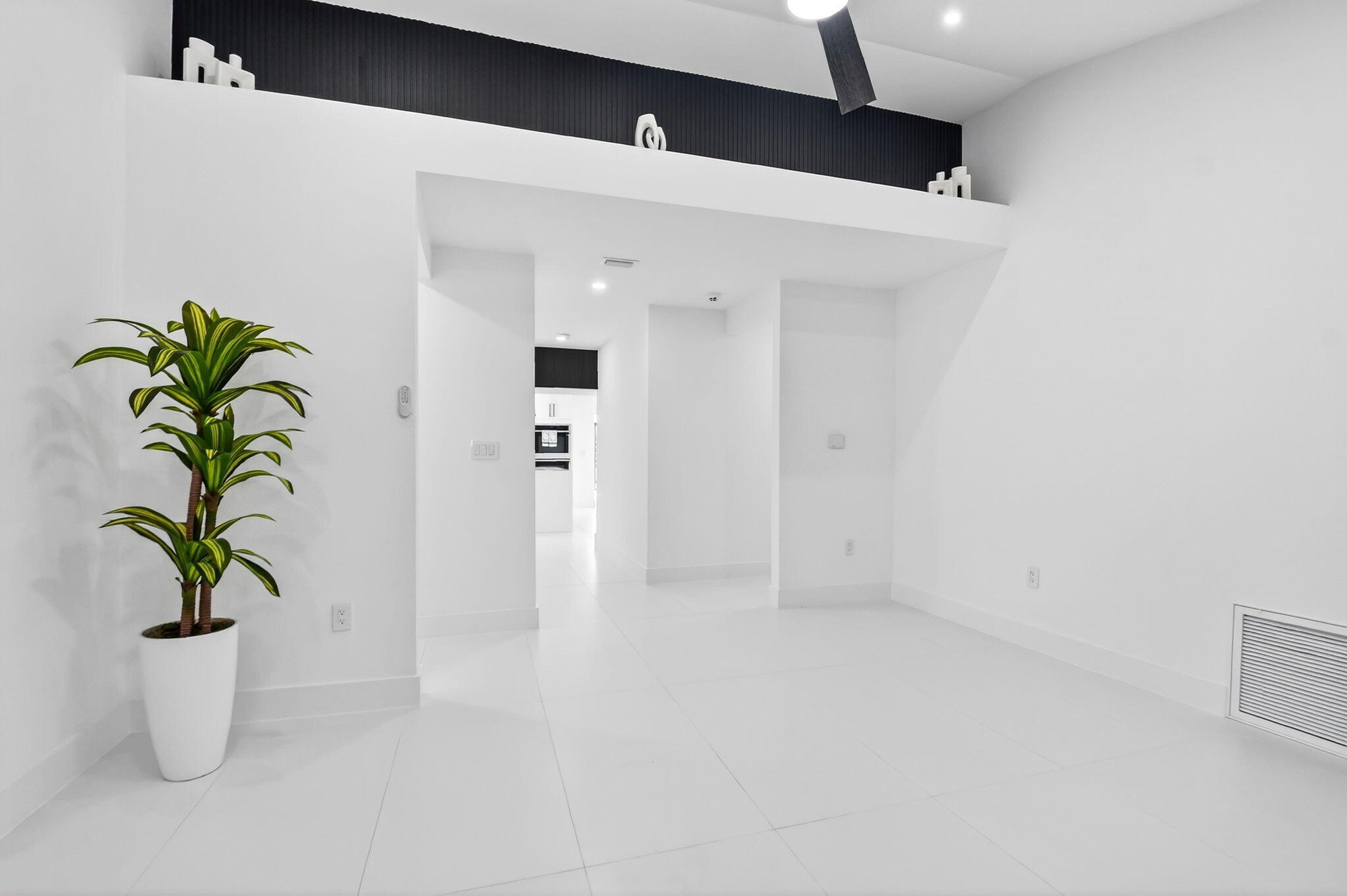LAKE CLARKE ISLE 2 - Residential Lease