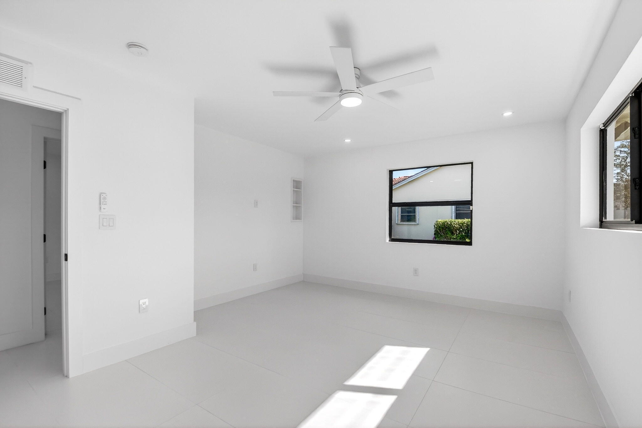 LAKE CLARKE ISLE 2 - Residential Lease