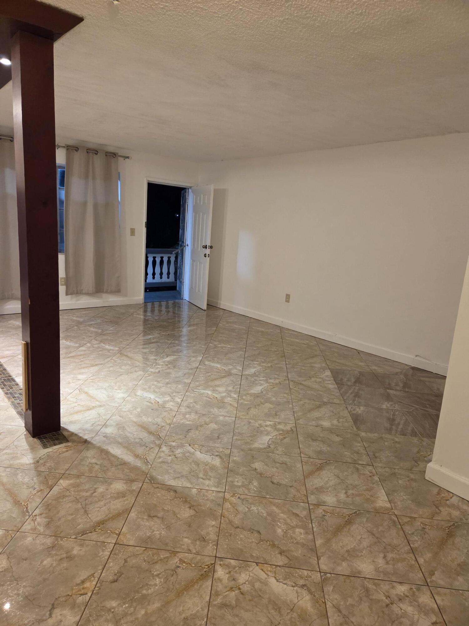 RO-MONT SOUTH CONDO A - Residential Lease