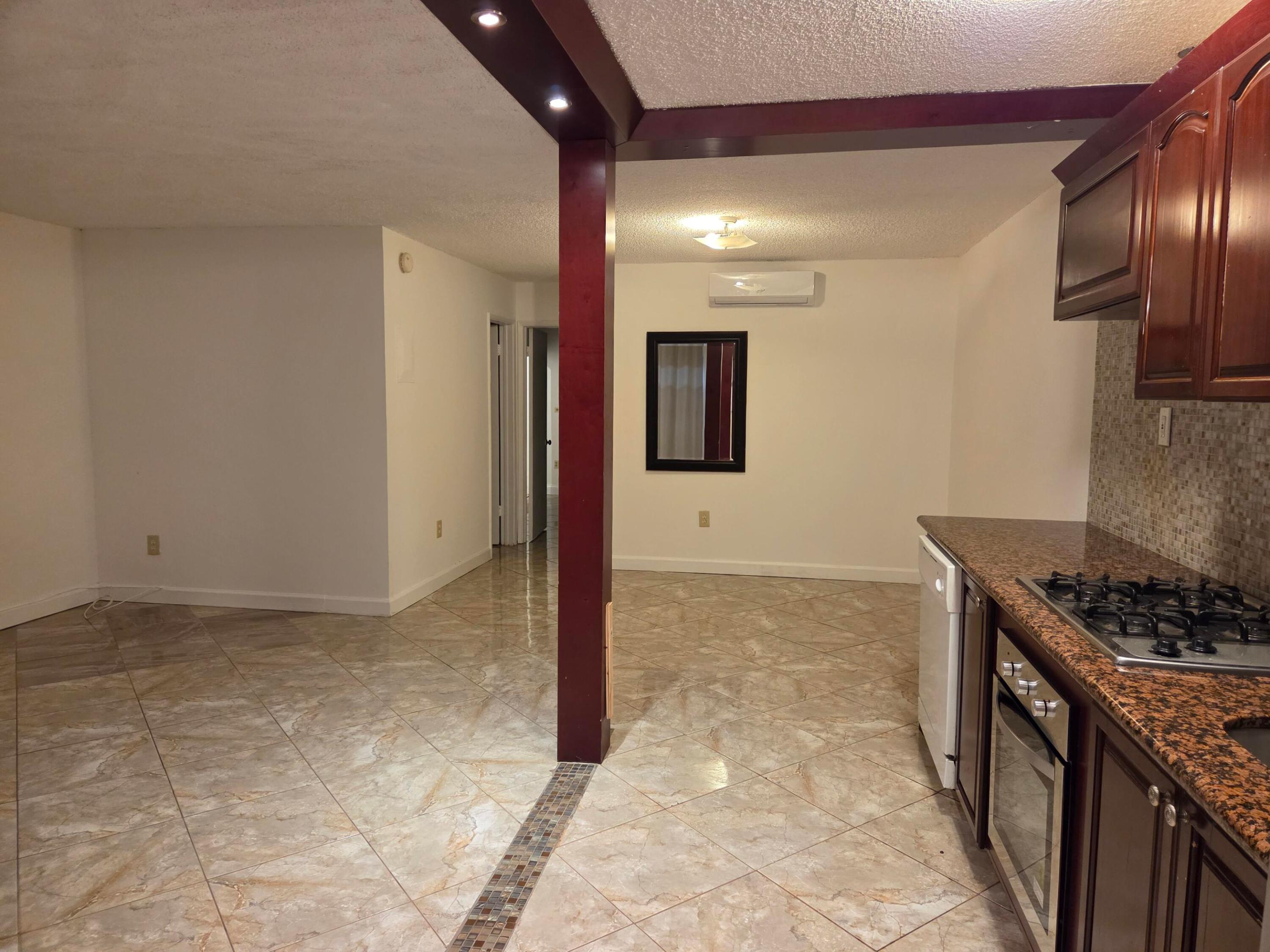 RO-MONT SOUTH CONDO A - Residential Lease