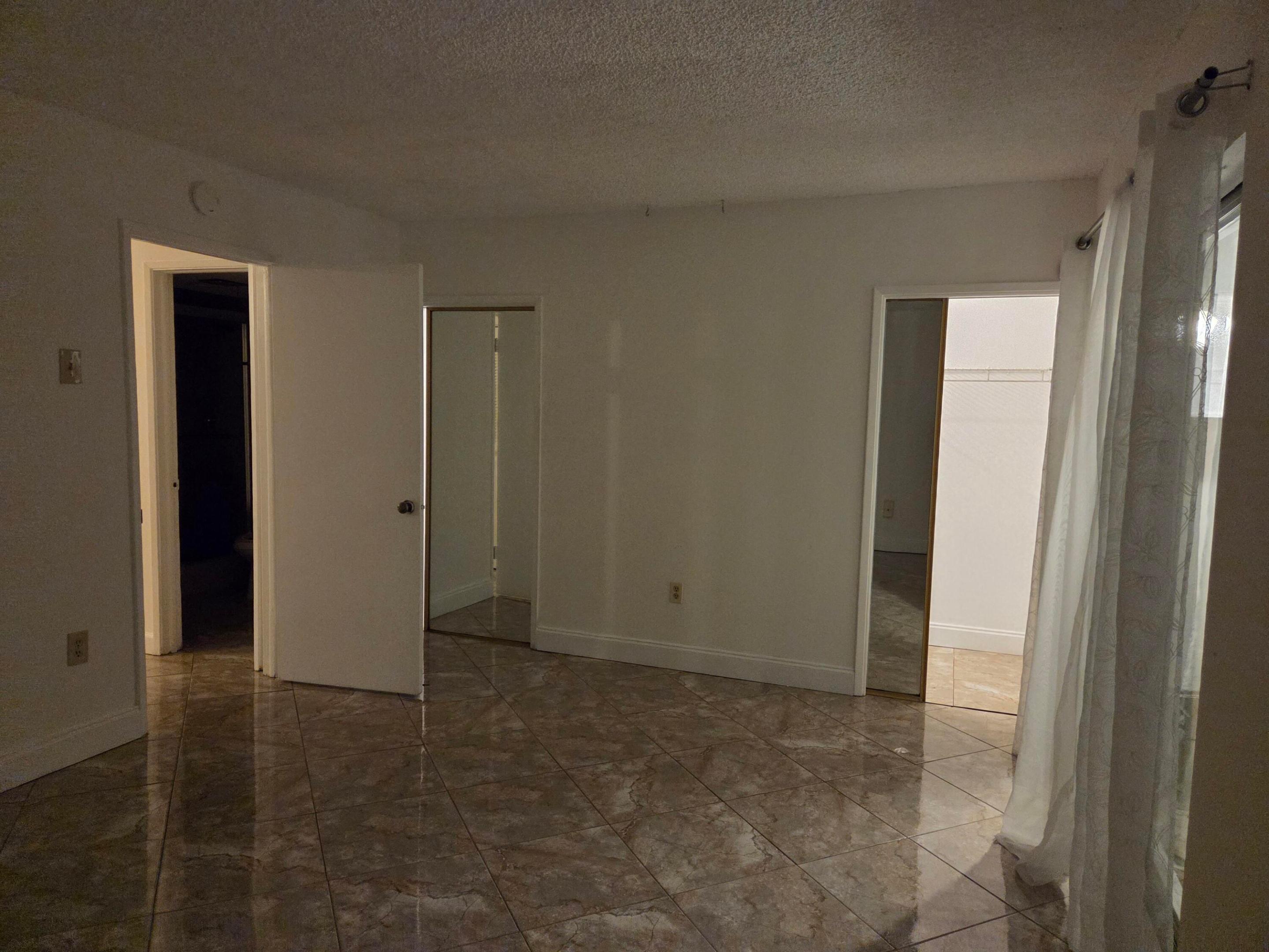 RO-MONT SOUTH CONDO A - Residential Lease