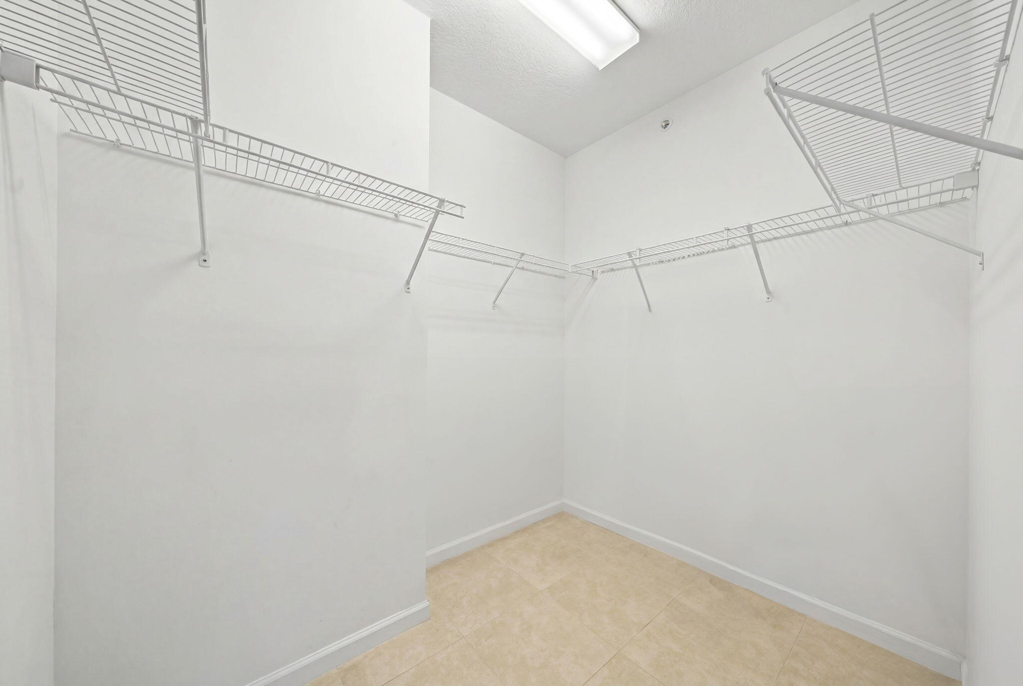 POINTE @ MIDDLE RIVER - Residential