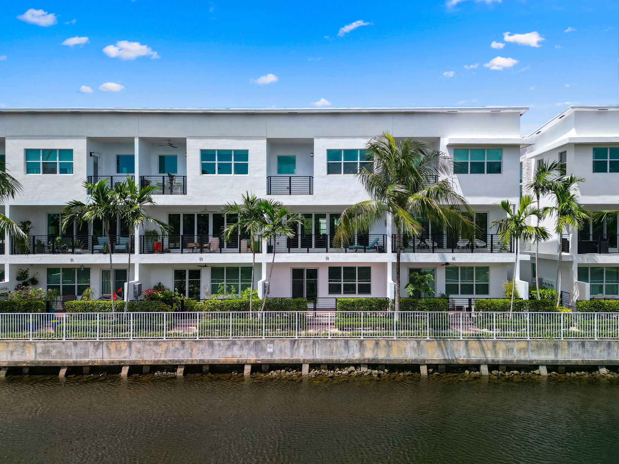 POINTE @ MIDDLE RIVER - Residential