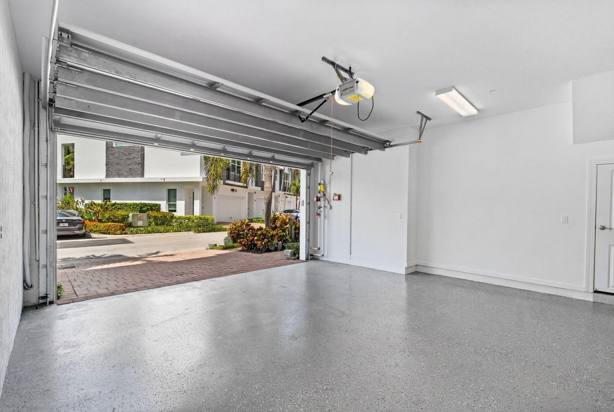POINTE @ MIDDLE RIVER - Residential