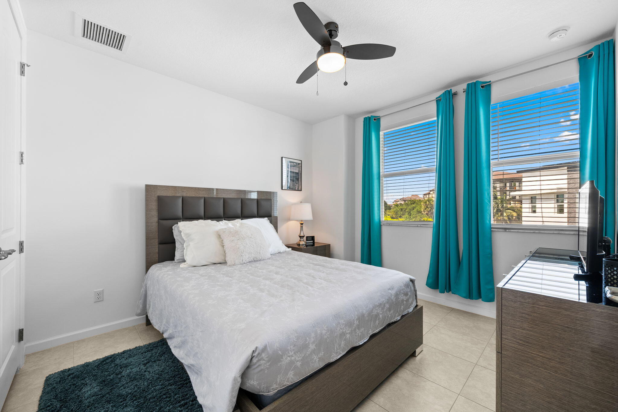 POINTE @ MIDDLE RIVER - Residential