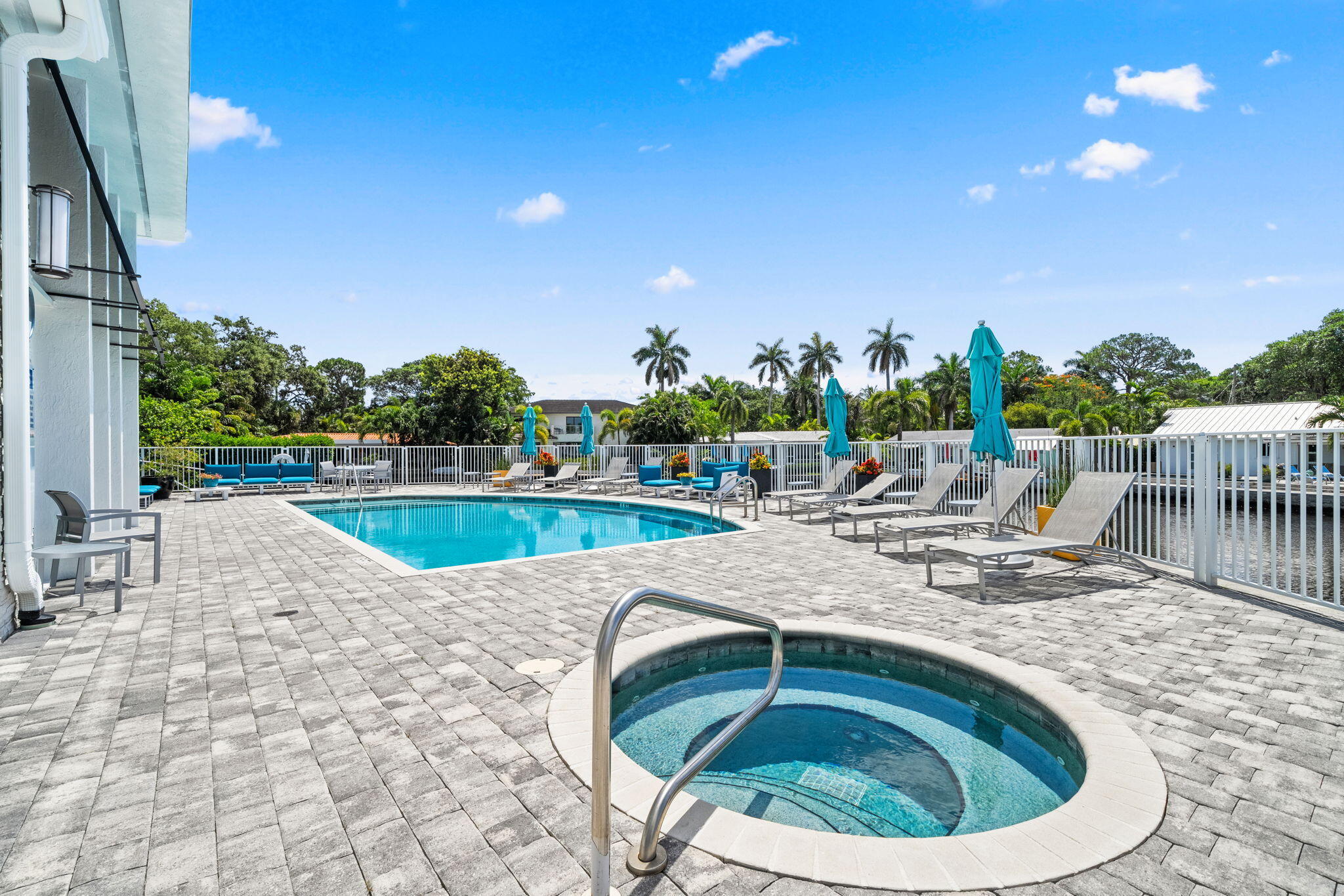 POINTE @ MIDDLE RIVER - Residential