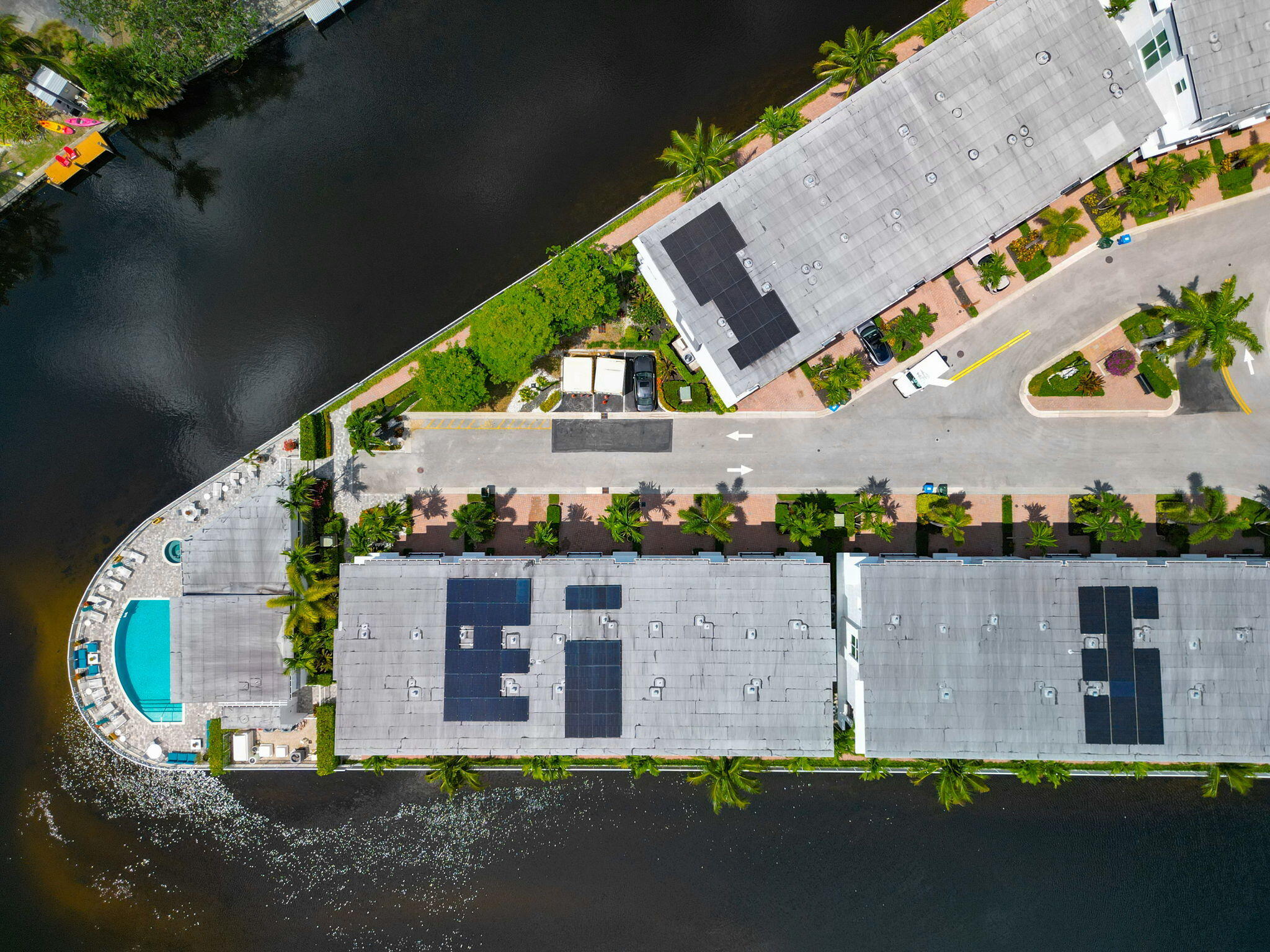 POINTE @ MIDDLE RIVER - Residential