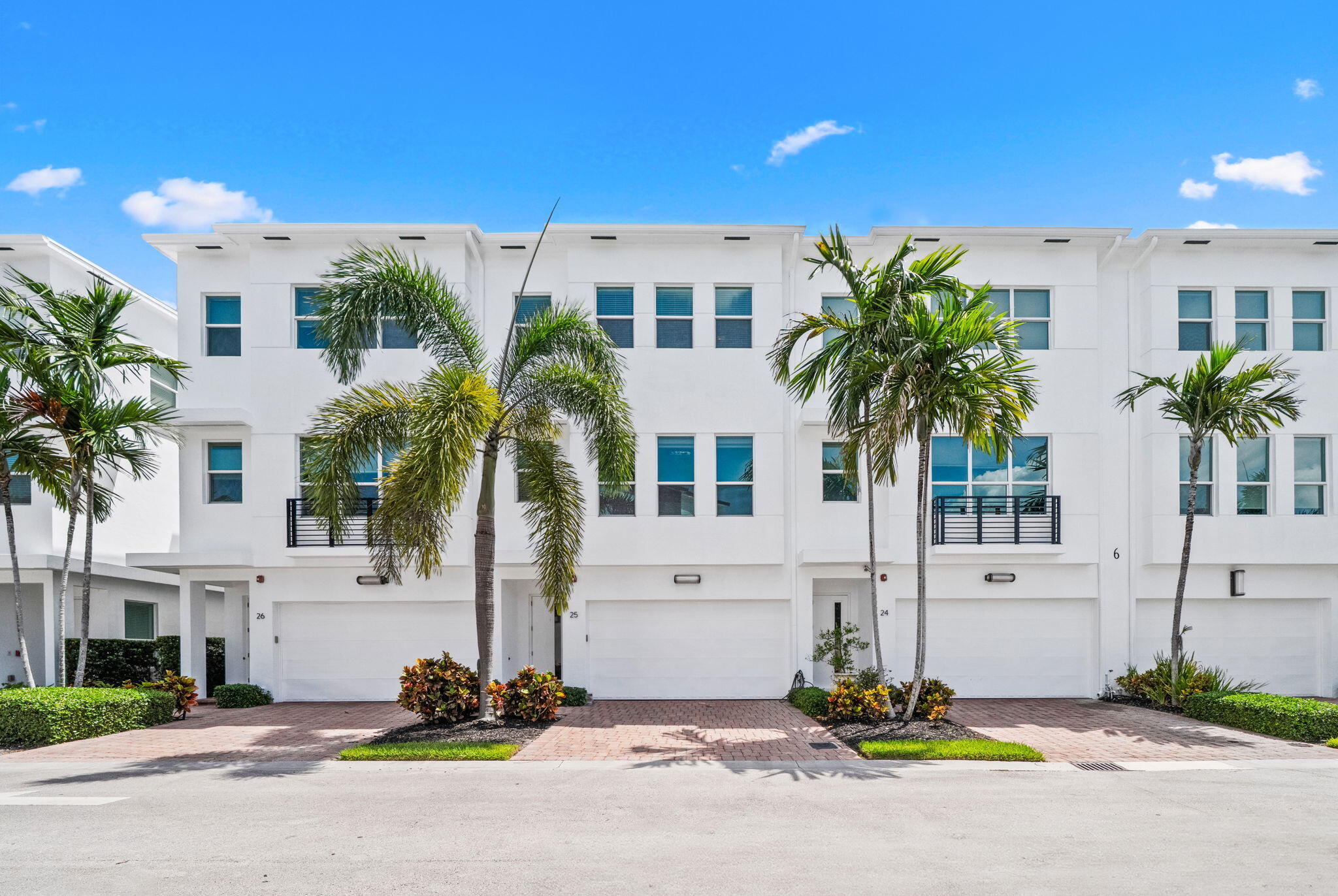 POINTE @ MIDDLE RIVER - Residential