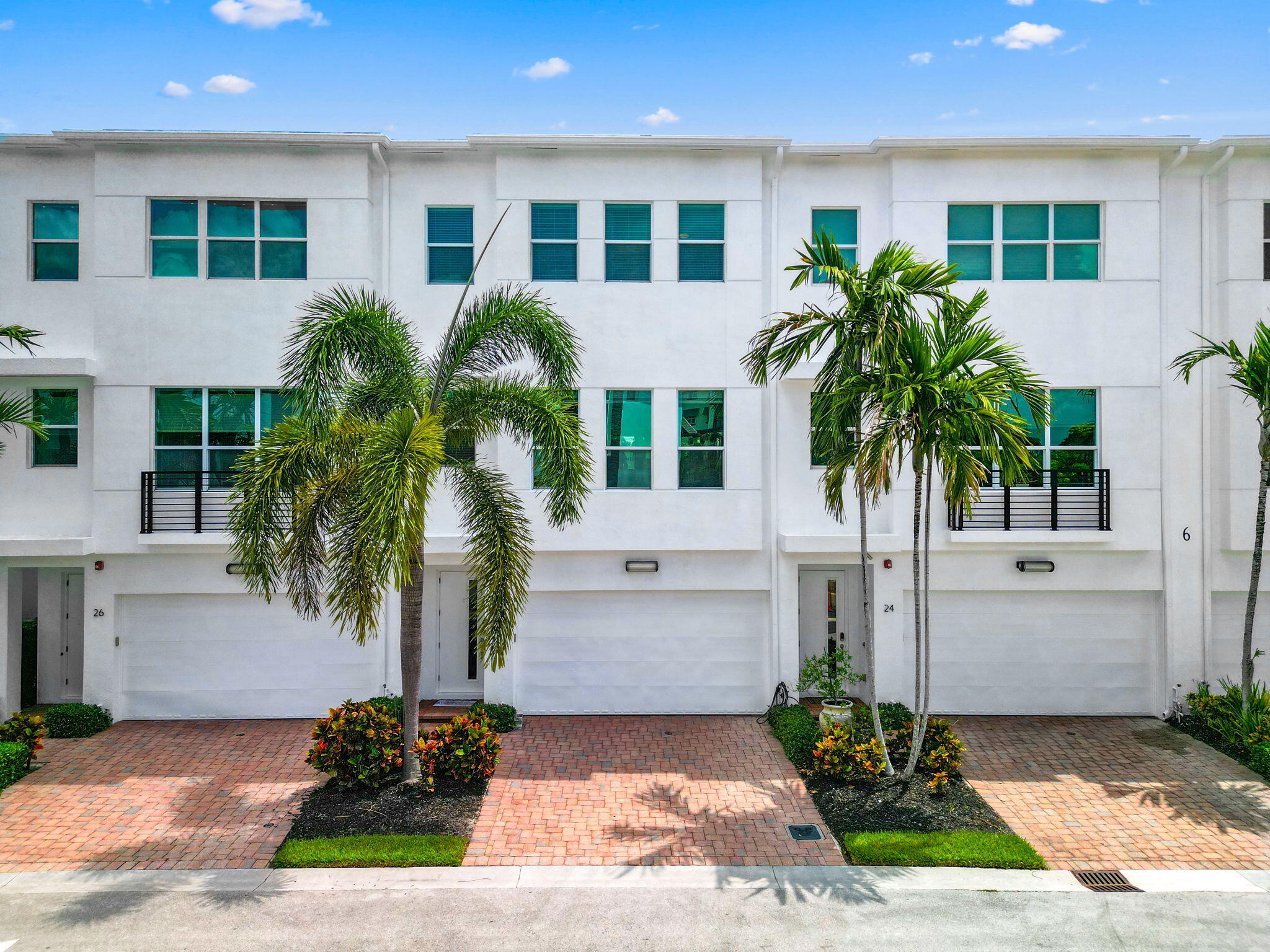 POINTE @ MIDDLE RIVER - Residential