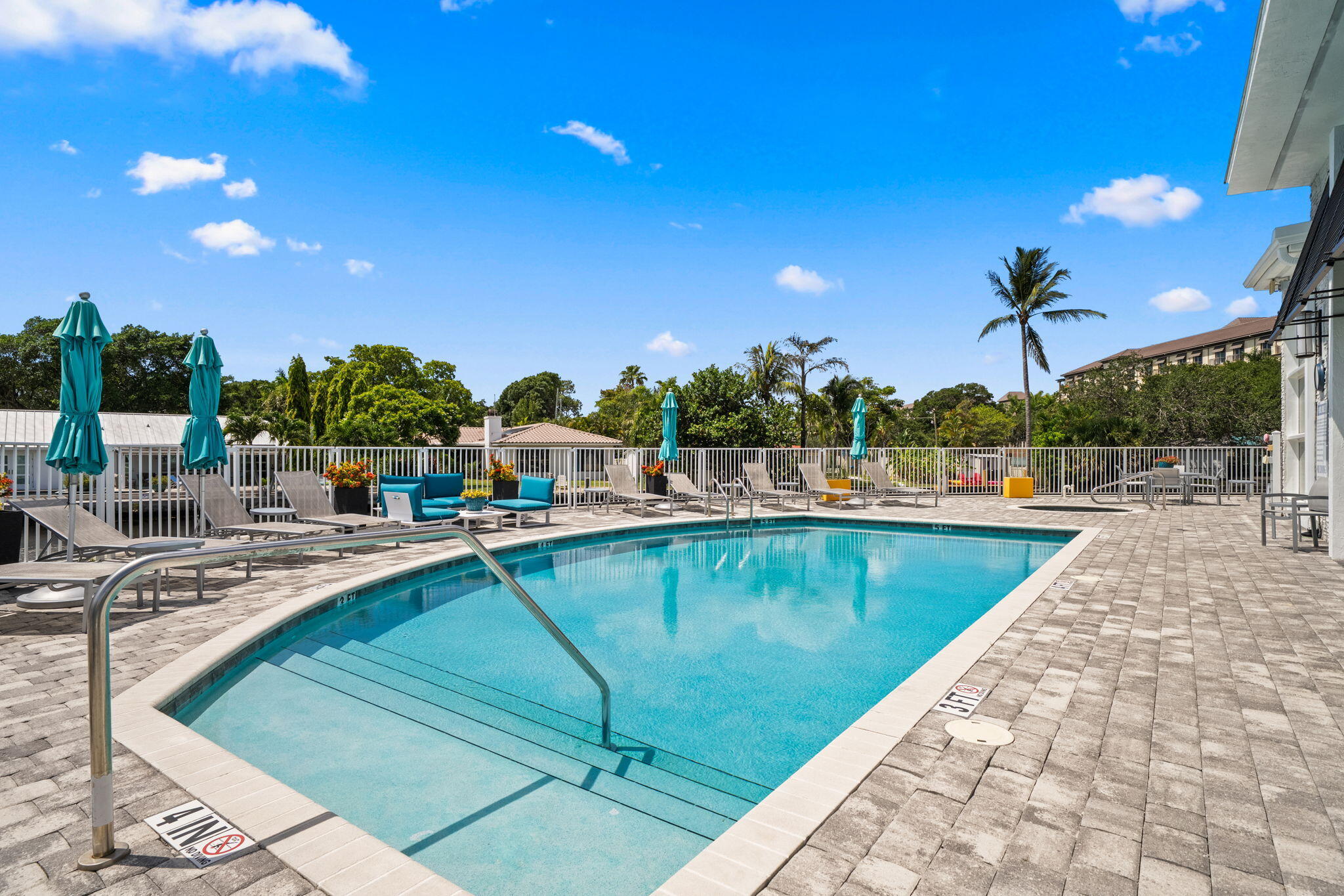POINTE @ MIDDLE RIVER - Residential