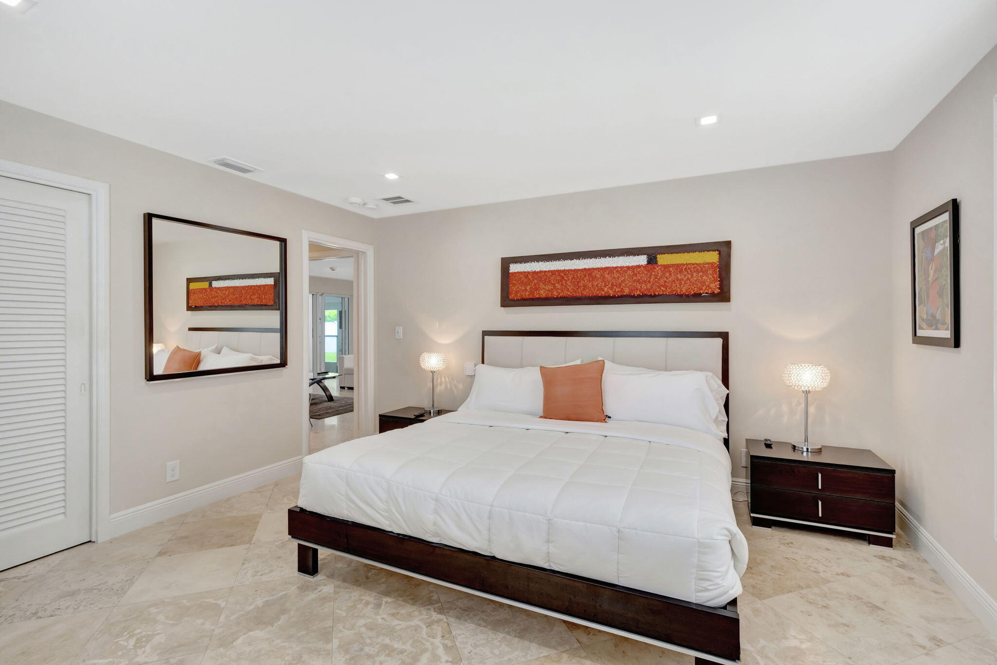 YACHT HARBOR EST - Residential