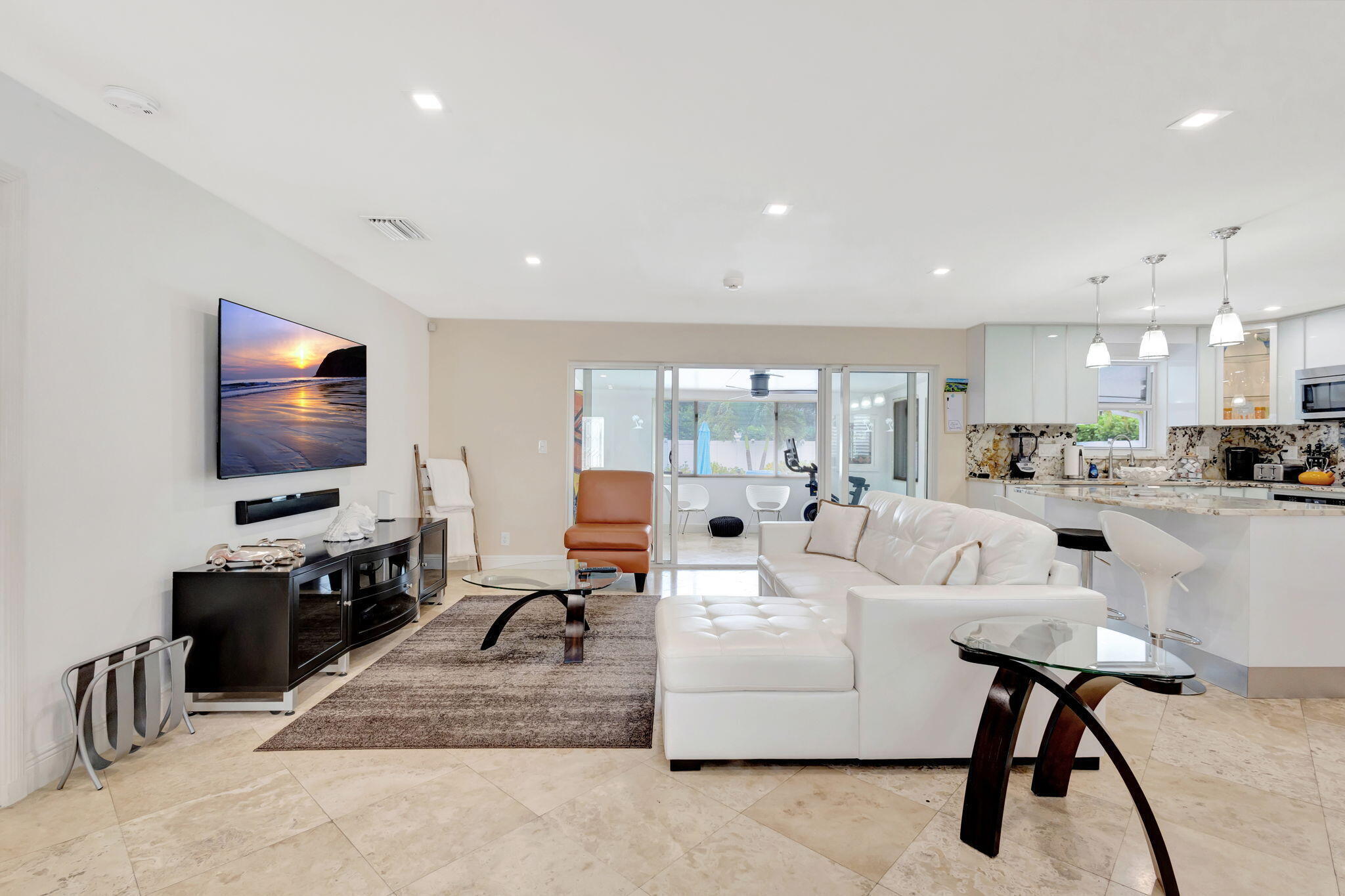 YACHT HARBOR EST - Residential