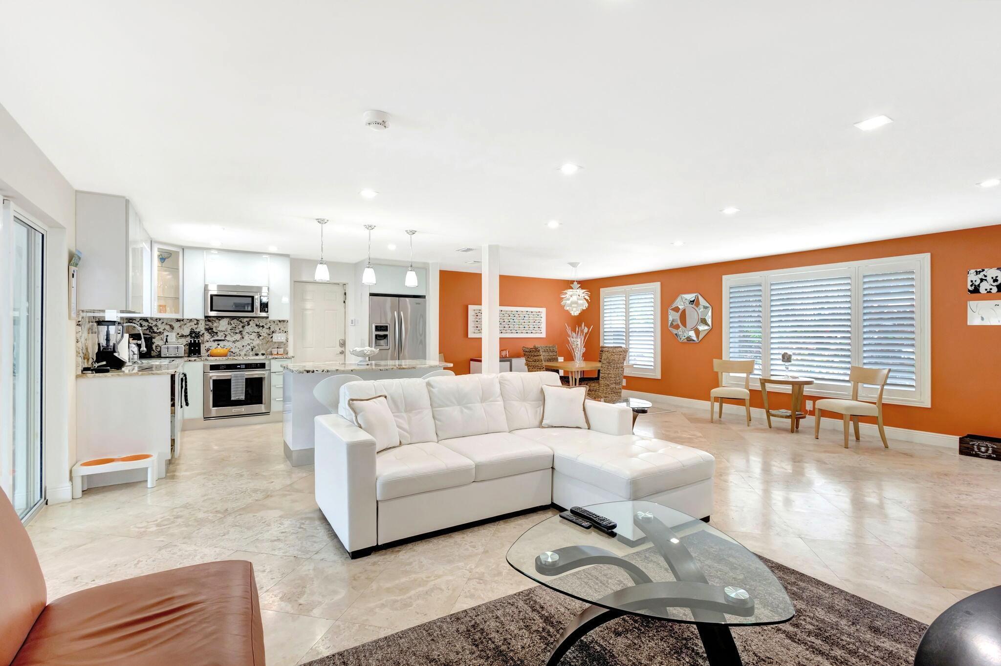 YACHT HARBOR EST - Residential