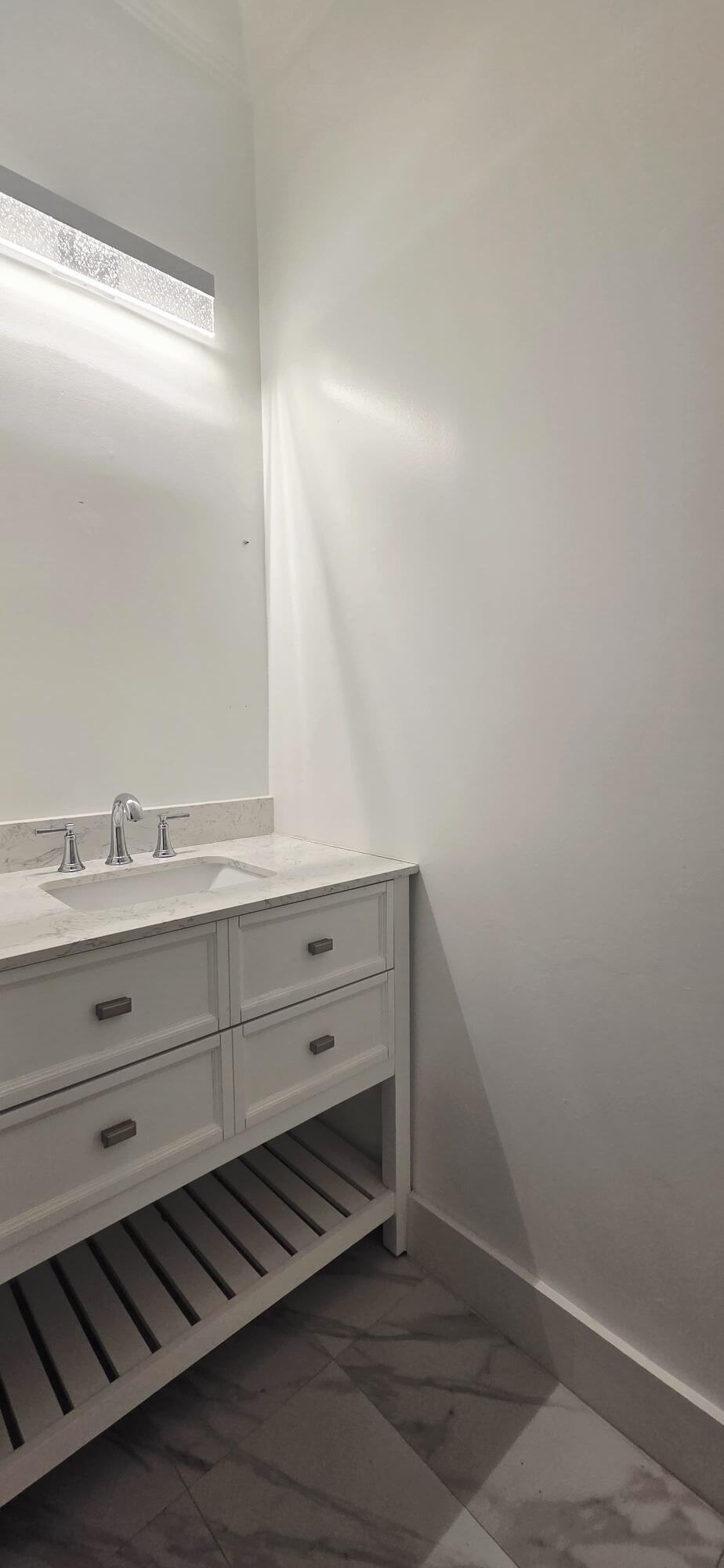 ROKEST APARTMENTS OF TAMARAC - Residential Lease