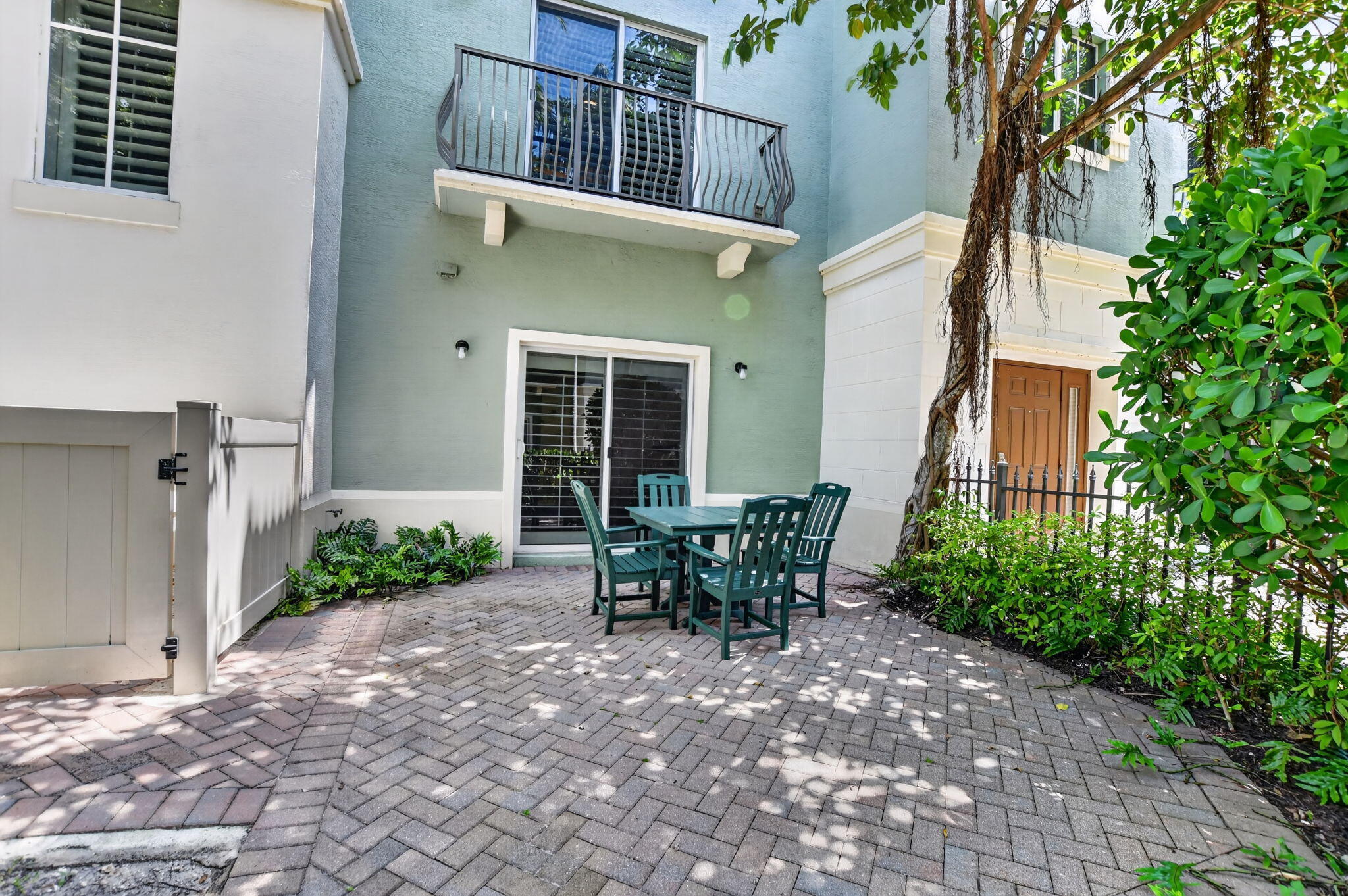 LIBRARY COMMONS - Residential