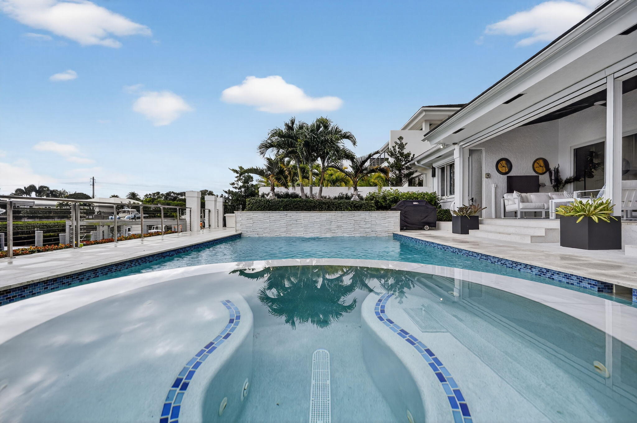 ADMIRALS COVE PAR A 1 - Residential